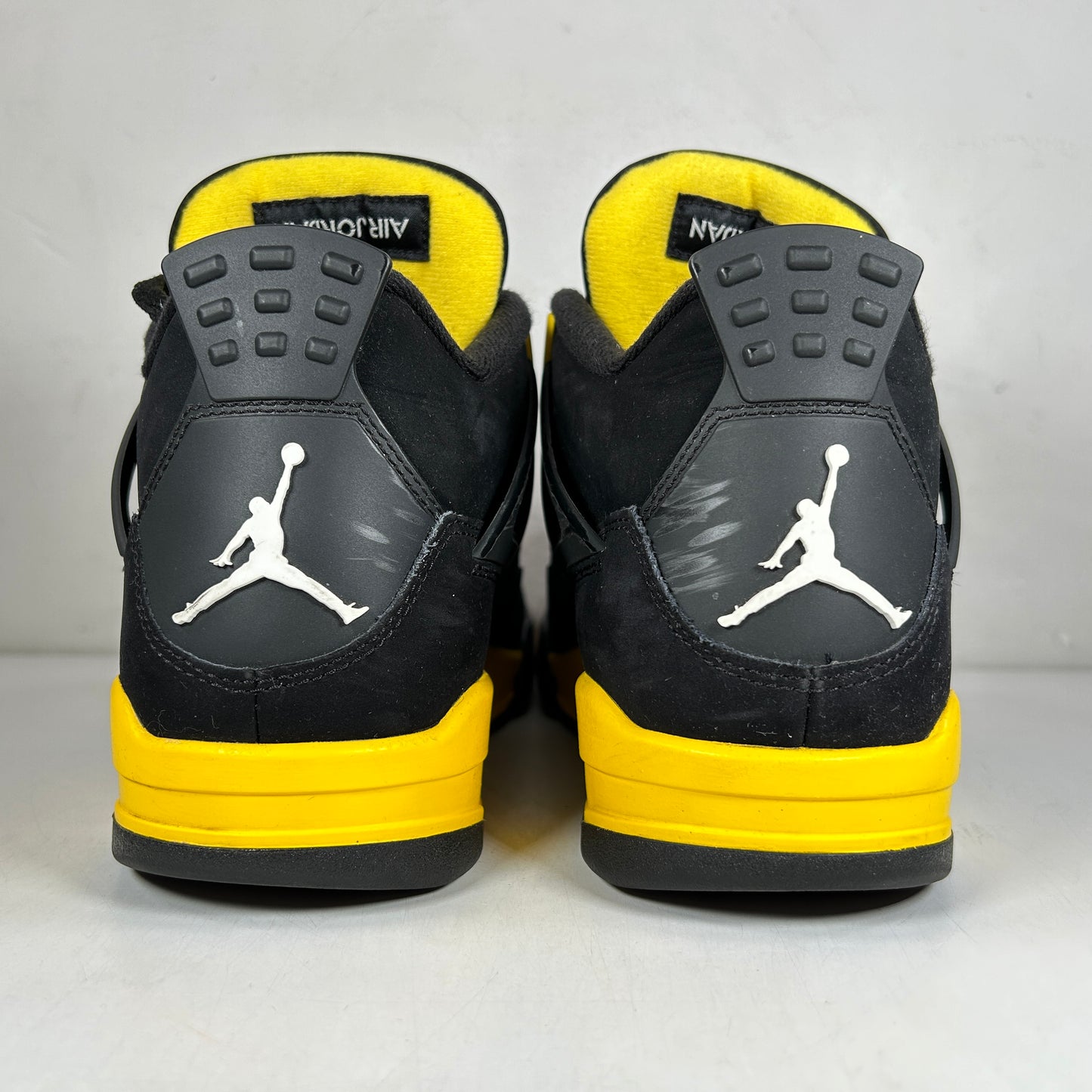 DH6927 017 Jordan 4 Retro Thunder [USED] - 8.5 M (Used3)