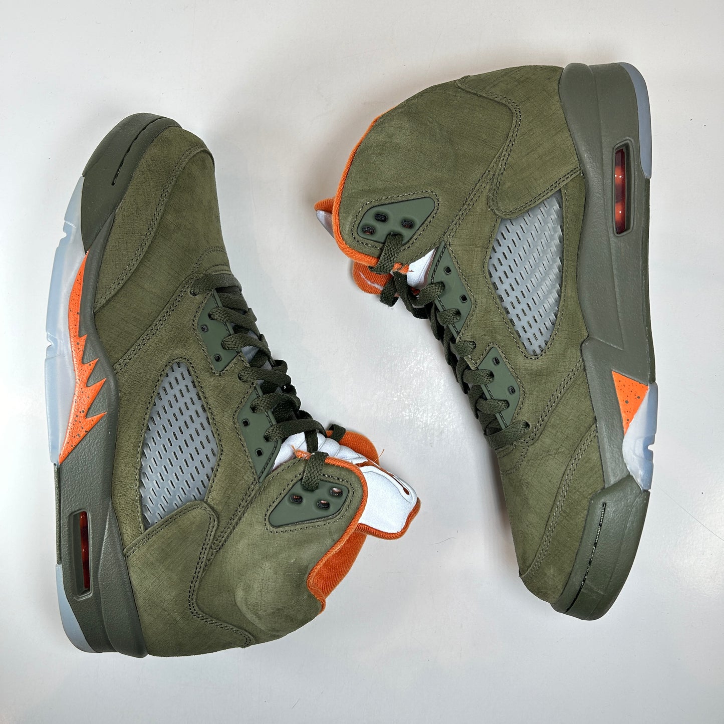 DD0587 308 Jordan 5 Retro Olive (2024) [USED] - 10.5 M (Used)