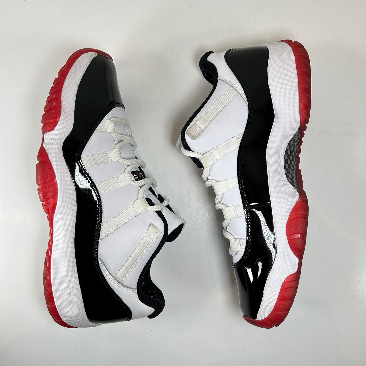 AV2187 160 Jordan 11 Retro Low Concord Bred [USED] - 9.5 M (Used) (No Box)