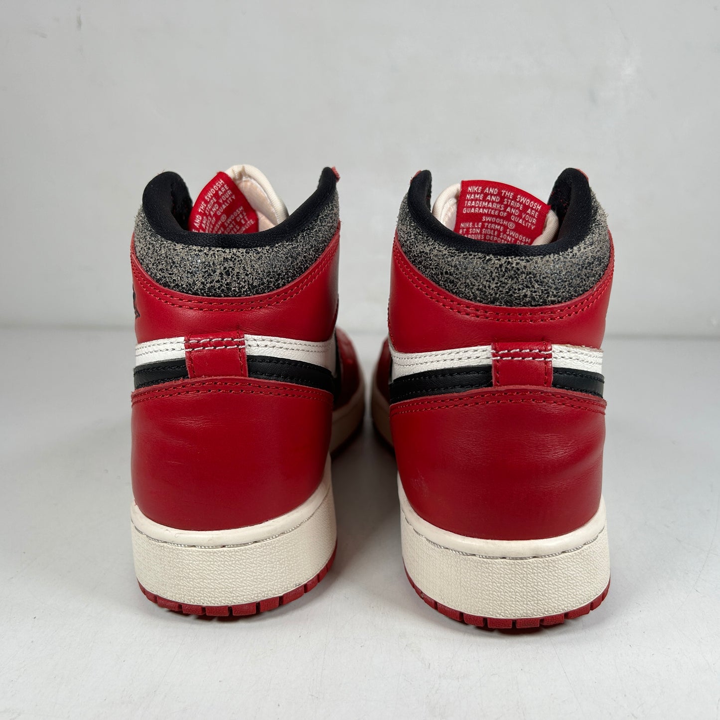 FD1437 612 Jordan 1 Retro High OG Chicago Lost and Found (GS) [USED] - 5 Y (Used)