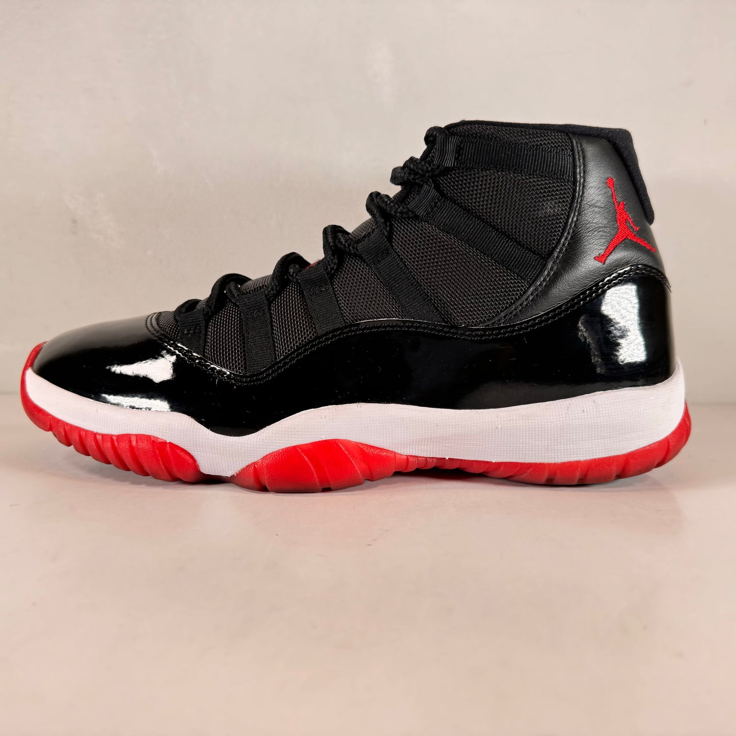 378037 061 Jordan 11 Retro Playoffs Bred (2019) [USED] - 11 M (Used2)