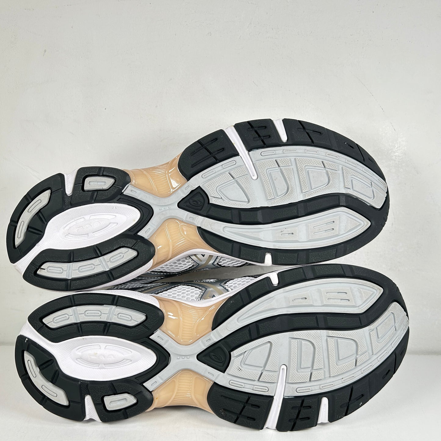 1201A256 117 ASICS Gel-1130 White Wood Crepe [USED] - 11 M (VNDS)