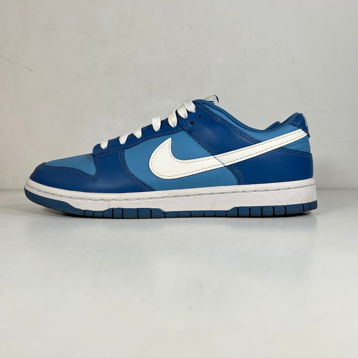 DJ6188 400 Nike Dunk Low Dark Marina Blue [USED] - 8.5 M (Used)