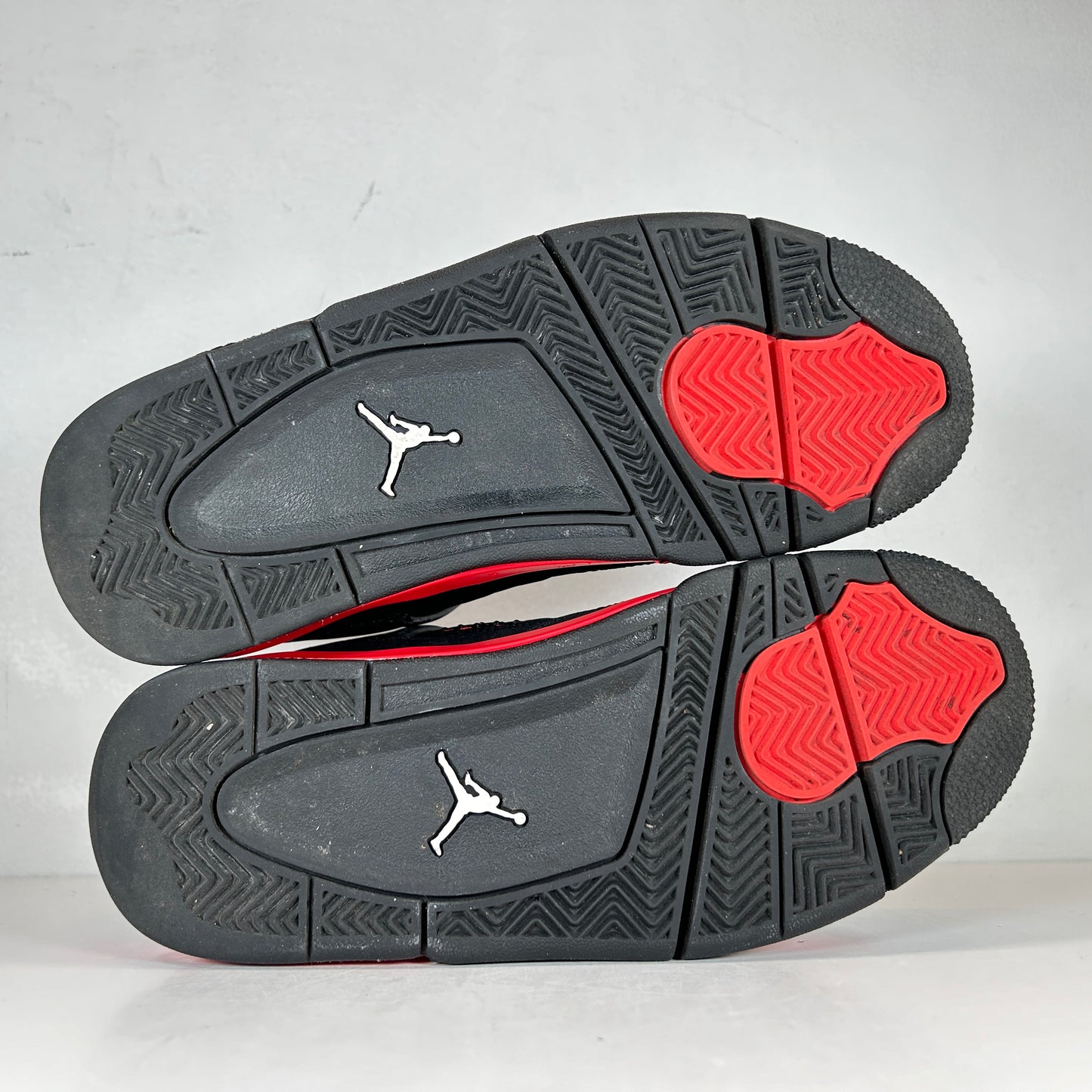 408452 016 Jordan 4 Retro Red Thunder (GS) [USED] - 6 Y (Used)