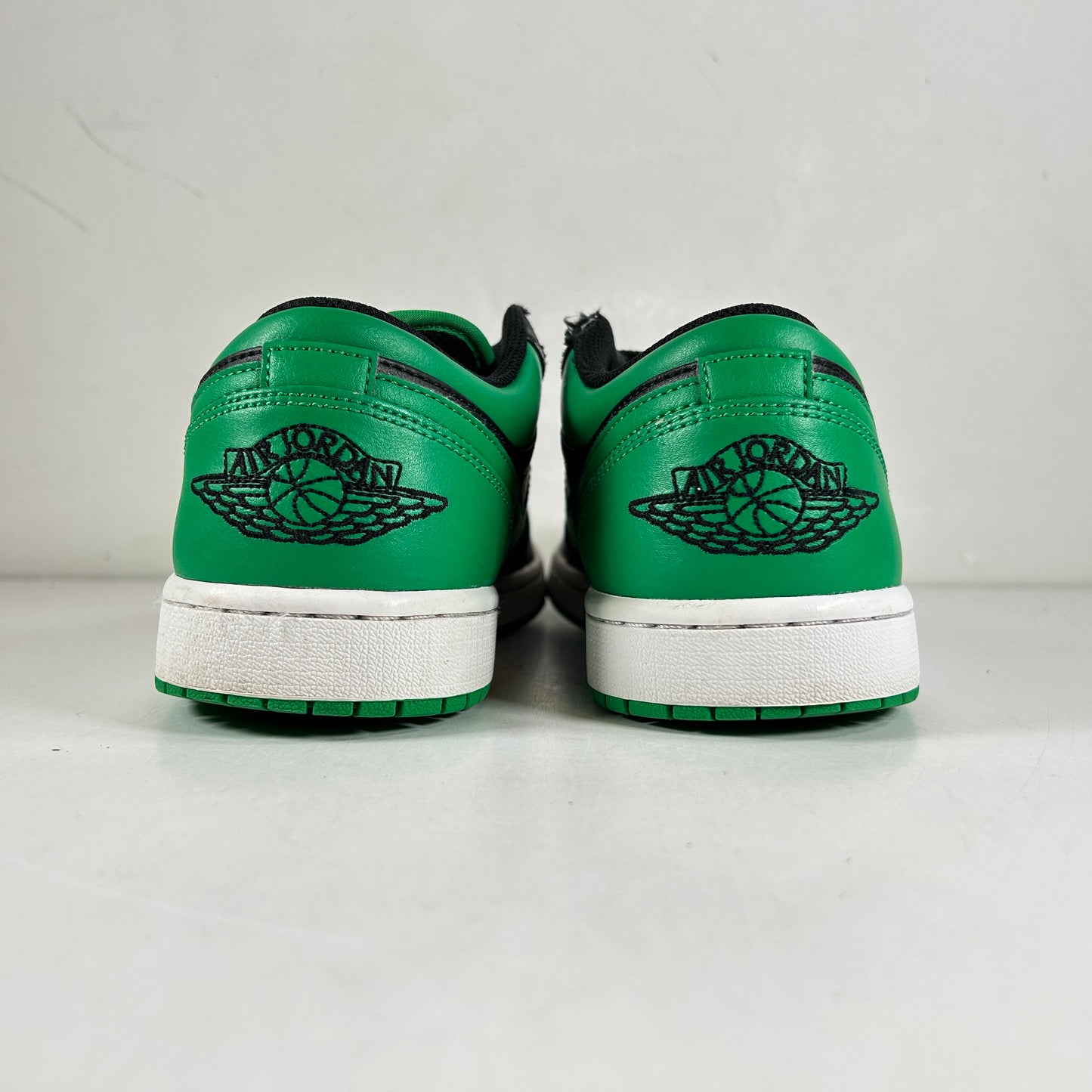 553558 065 Jordan 1 Low Lucky Green [USED] - 8 M (Used) (No Box)