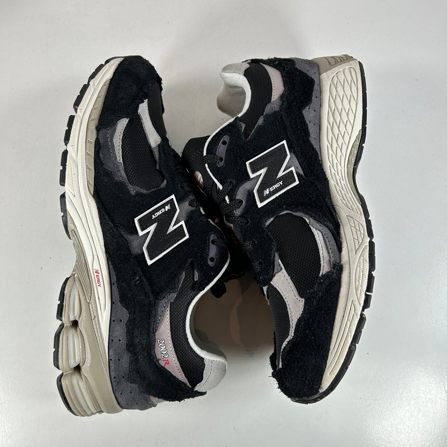 M2002RDJ New Balance 2002R Protection Pack Black Grey [USED] - 11 M (Used)