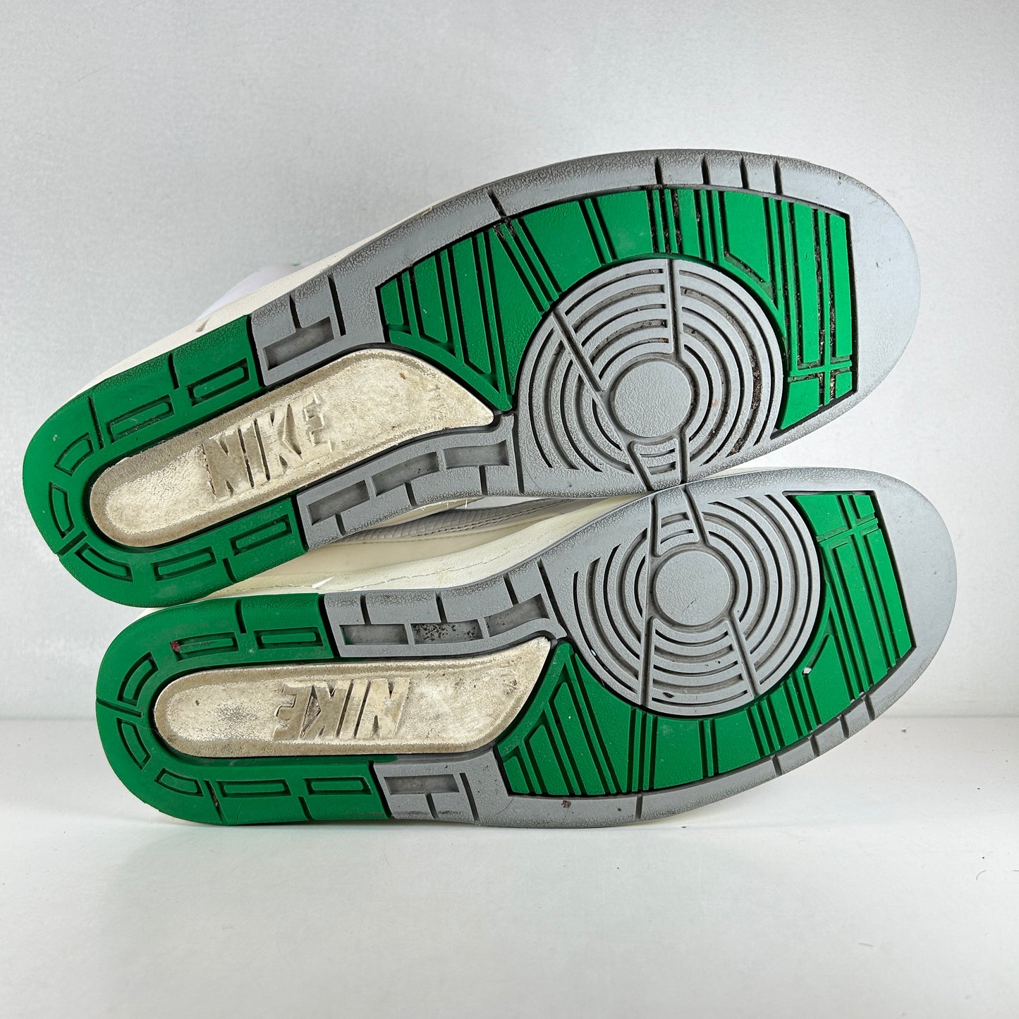 DR8884 103 Jordan 2 Retro Lucky Green [USED] - 11.5 M (Used) (No Box)