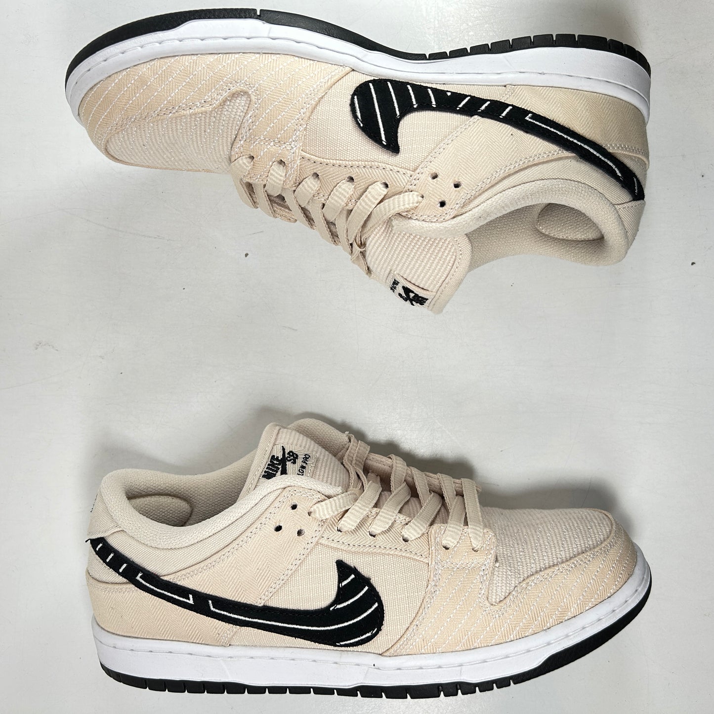 FD2627 200 Nike SB Dunk Low Albino & Preto [USED] - 10.5 M (Used)