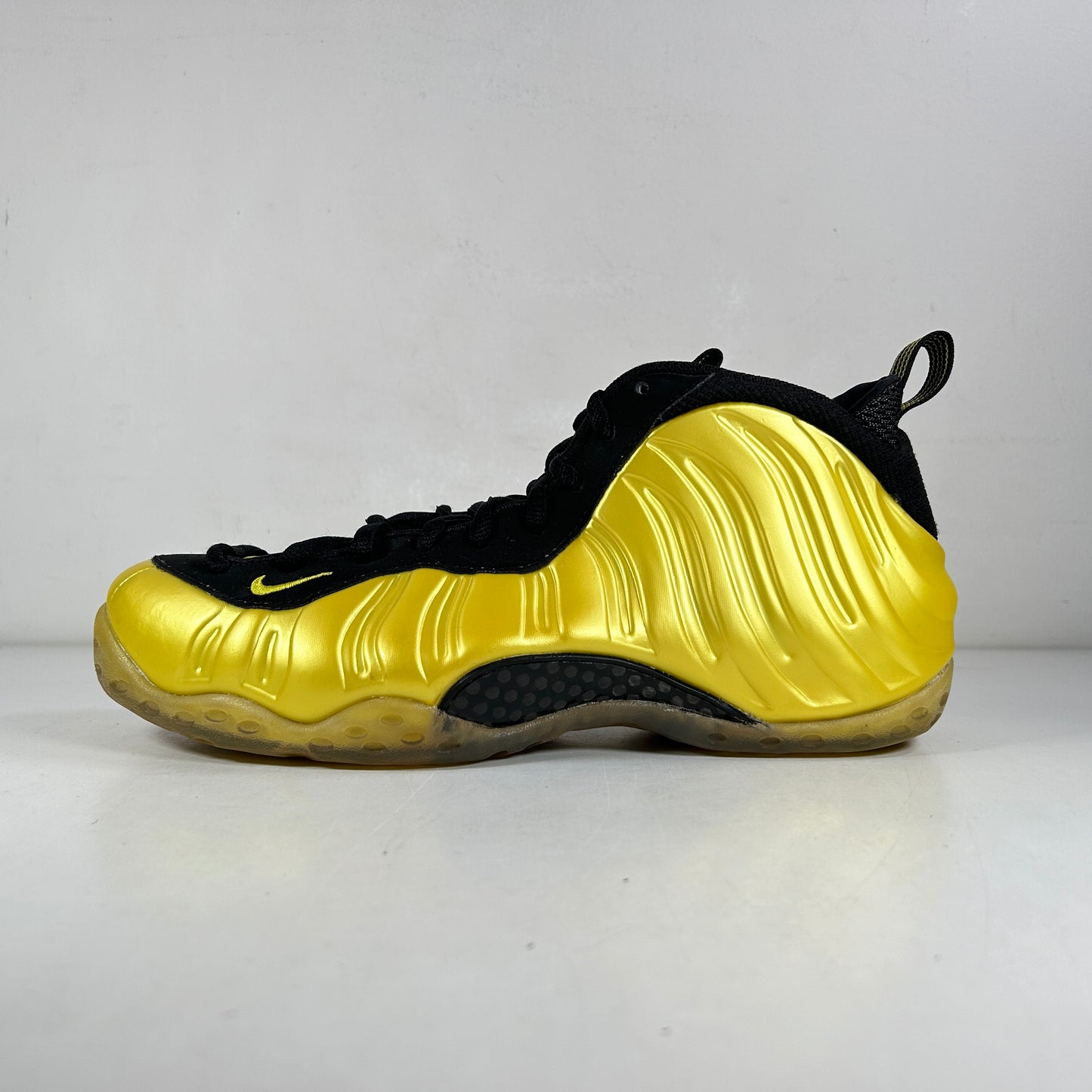 314996 330 Nike Air Foamposite One Electrolime [USED] - 9.5 M (Used) (No Box)