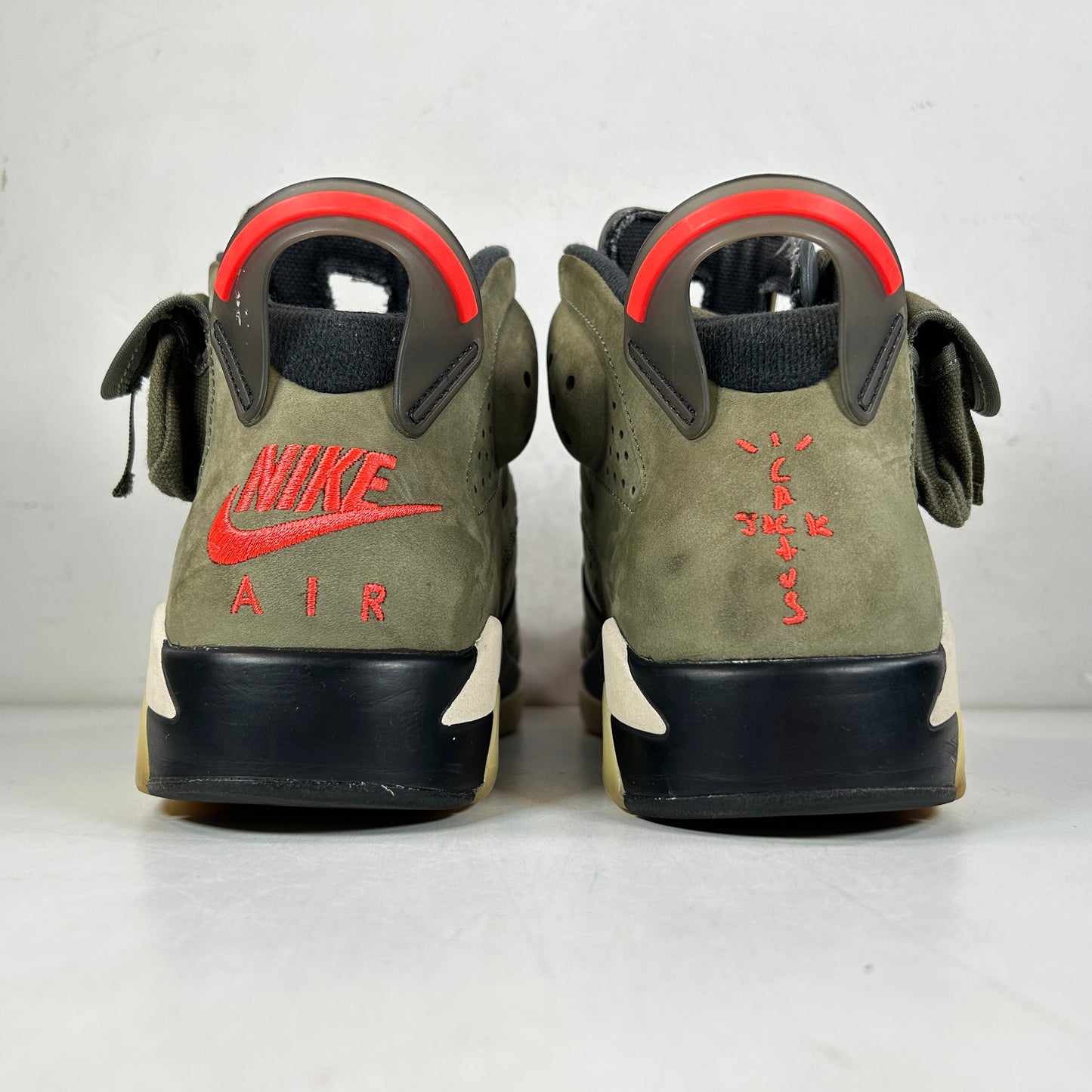 CN1084 200 Jordan 6 Retro Travis Scott [USED] - 8.5 M (Used)