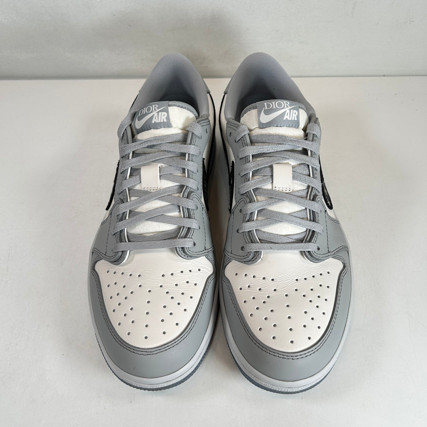 CN8608 002 Jordan 1 Bajo Dior