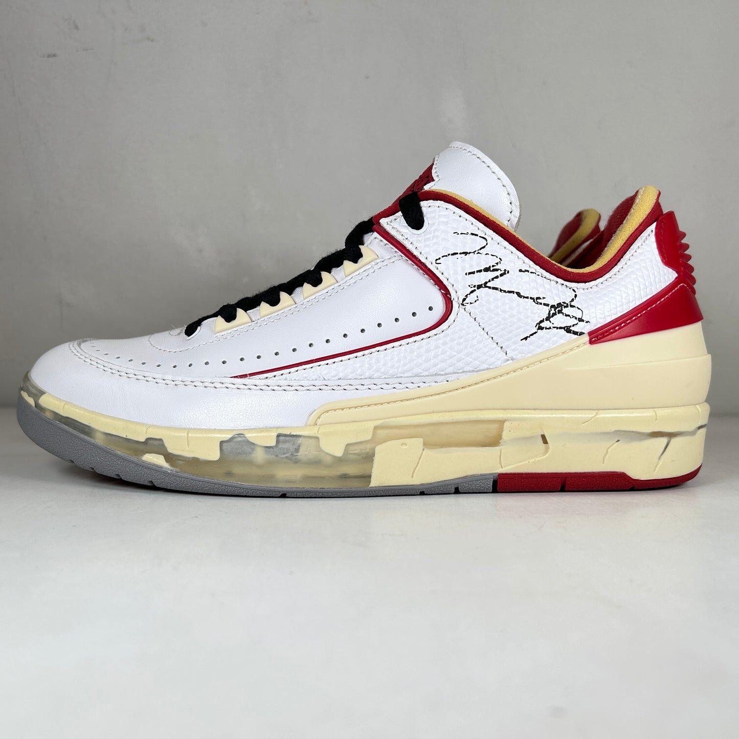 DJ4375 106 Jordan 2 Retro Low SP Off-White White Red [USED] - 7.5 M (Used)