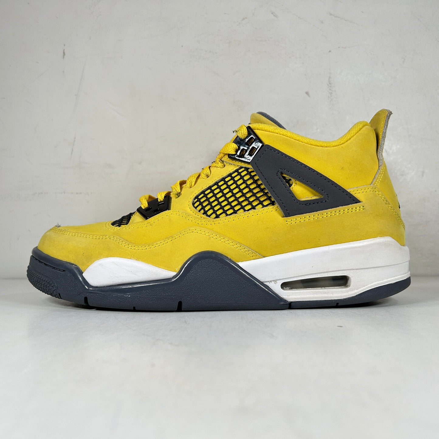 408452 700 Jordan 4 Retro Lightning (GS) [USED] - 7 Y (Used) (No Box)