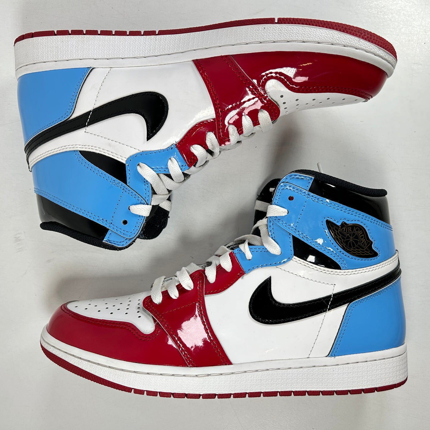 CK5666 100 Jordan 1 Retro High Fearless UNC Chicago [USED] - 9.5 M (Used)