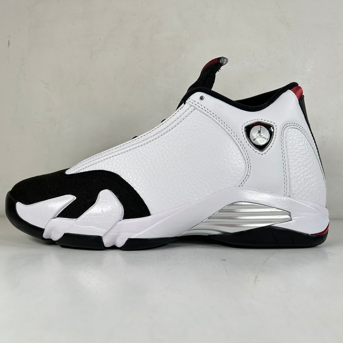 487471 160 Jordan 14 Retro Black Toe (2024) [USED] - 9 M (VNDS)