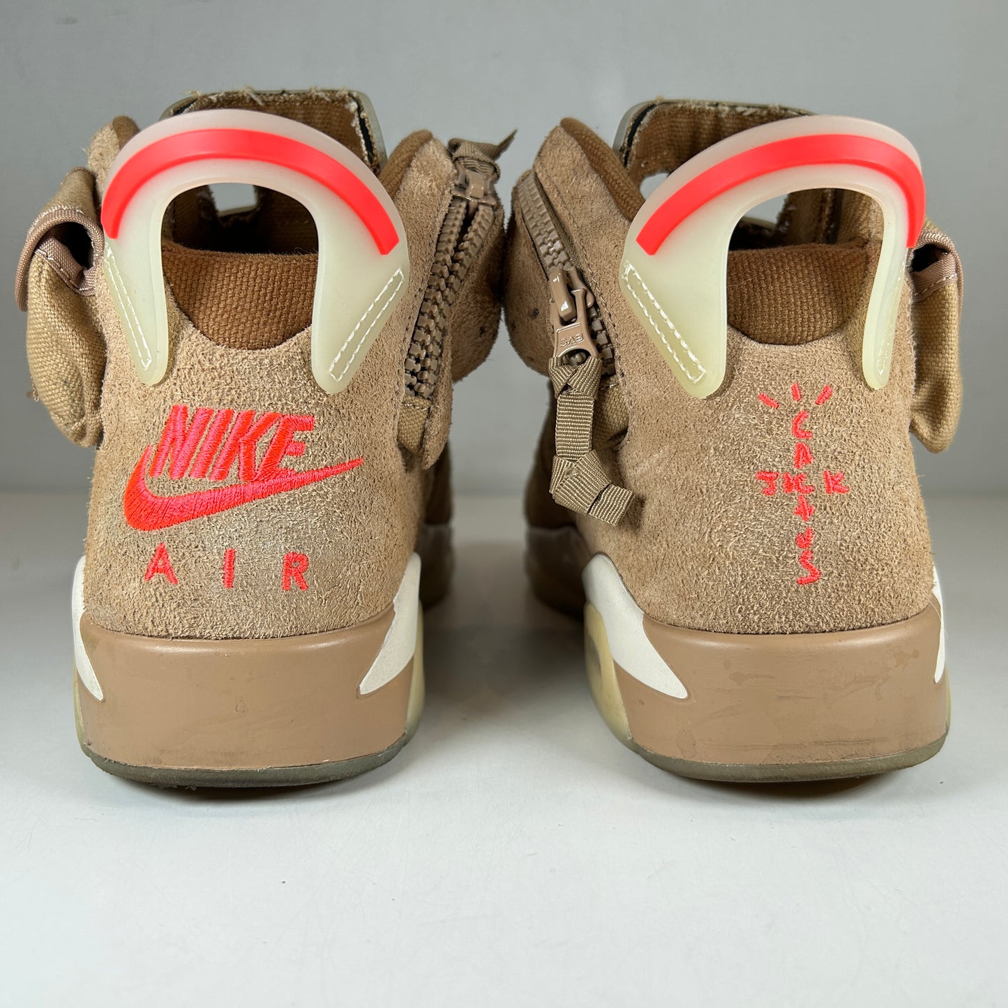 DH0690 200 Jordan 6 Retro Travis Scott British Khaki [USED] - 7 M (Used)