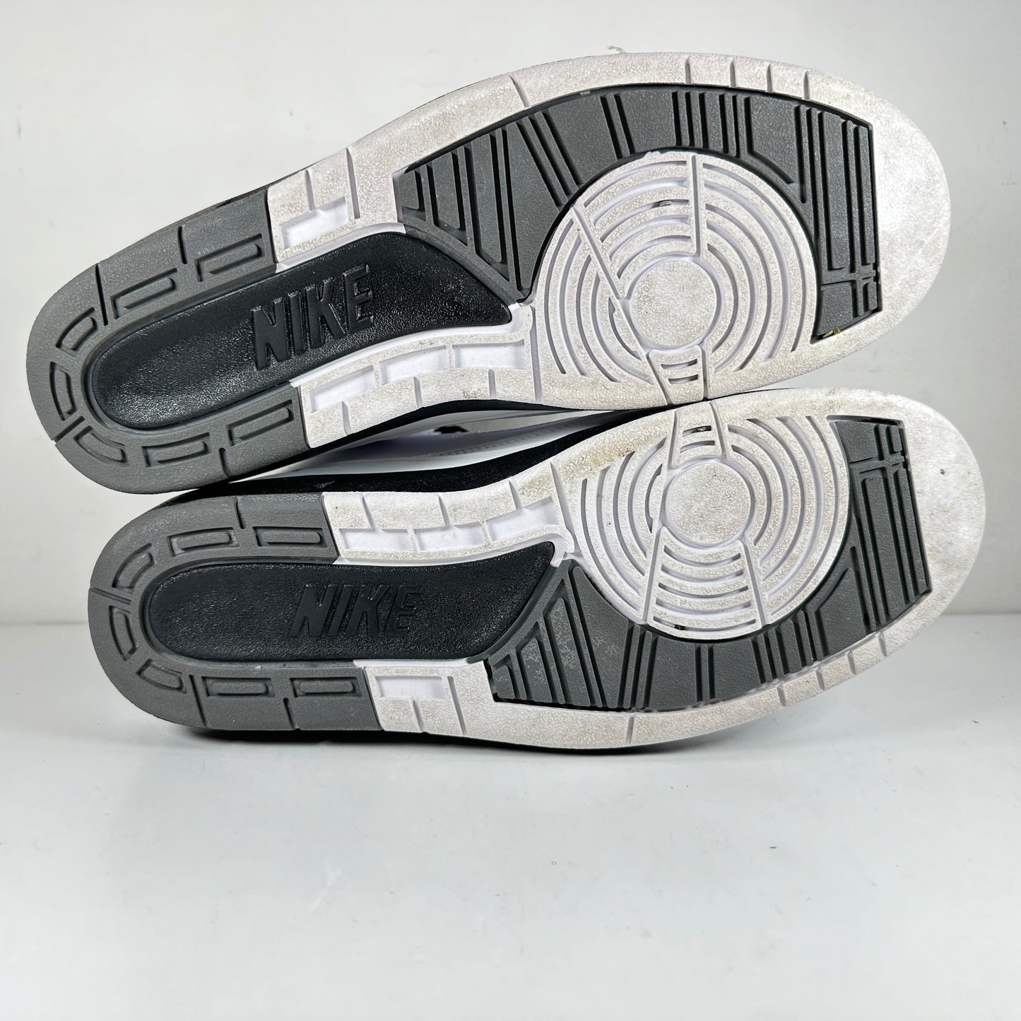 834272 103 Jordan 2 Retro Wing It [USED] - 11 M (Used)