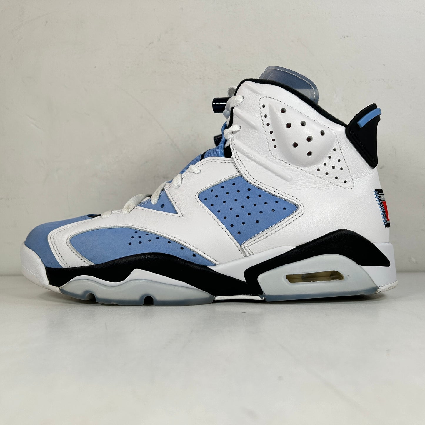 CT8529 410 Jordan 6 Retro UNC White [USED] - 9.5 M (Used)