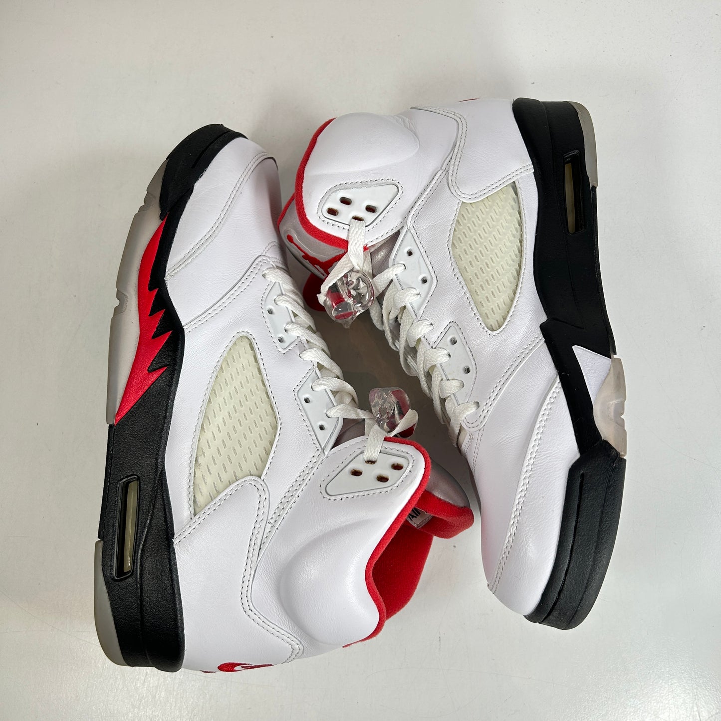 DA1911 102 Jordan 5 Fire Red [USED] - 10.5 M (Used) (Replace Box)
