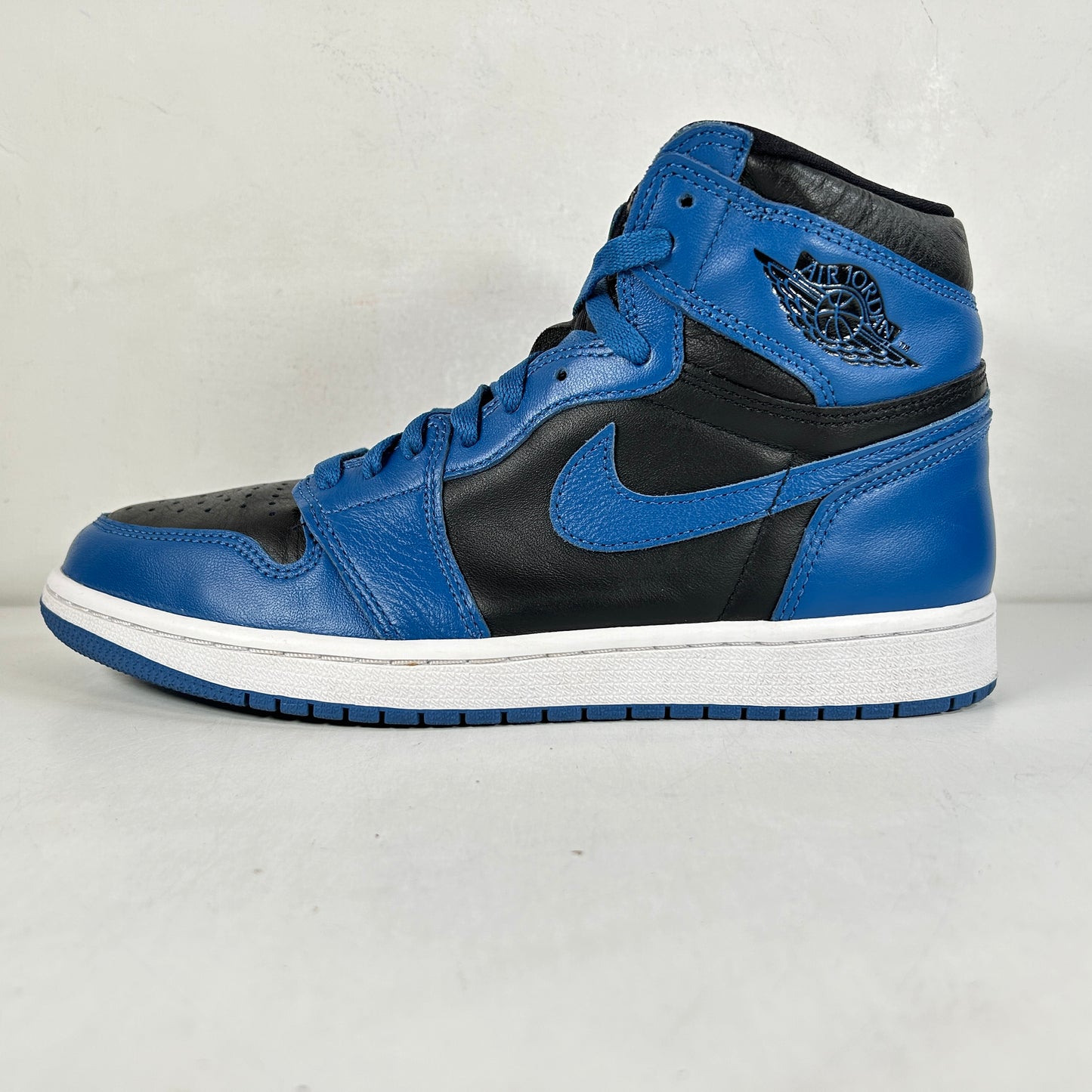 555088 404 Jordan 1 Retro High OG Dark Marina Blue [USED] - 9 M (Used) (No Box)