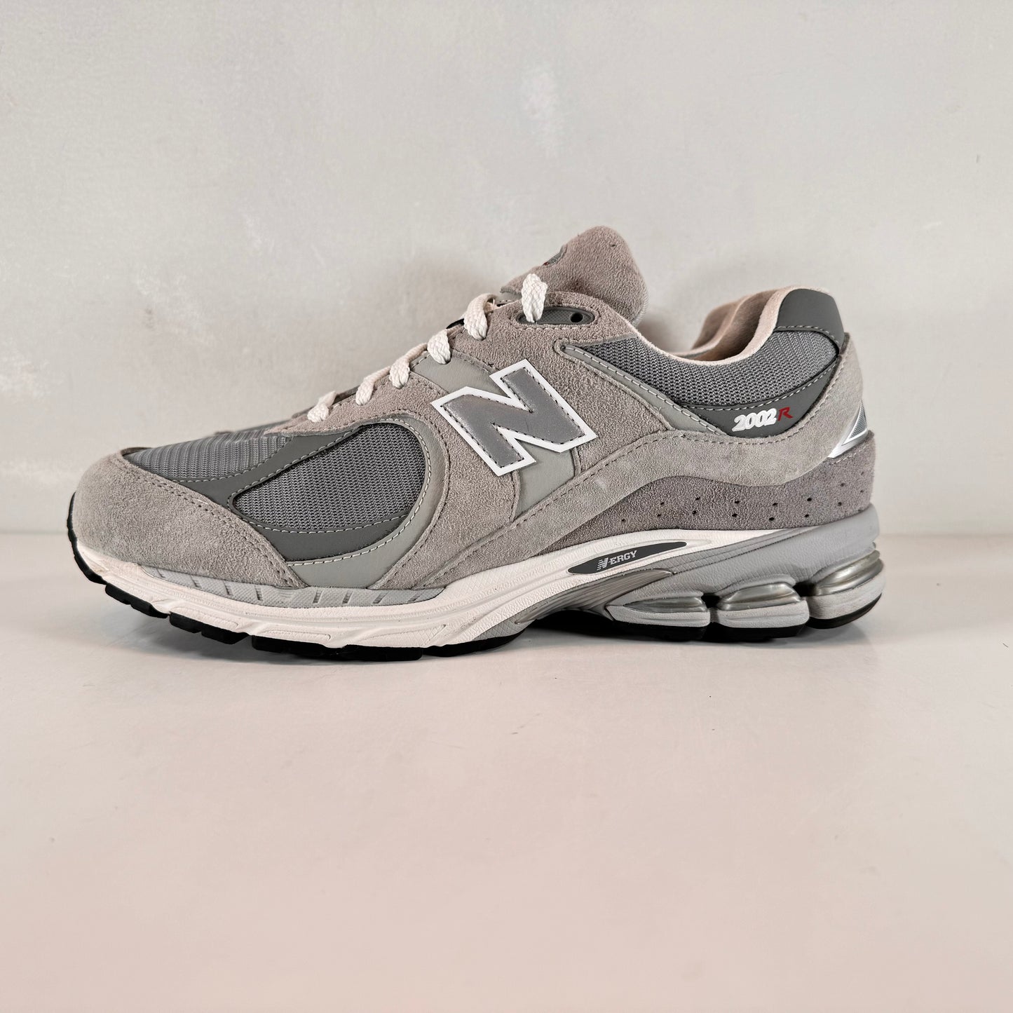 M2002RXJ New Balance 2002R Gore-Tex Concrete [USED] - 10 M (Used)