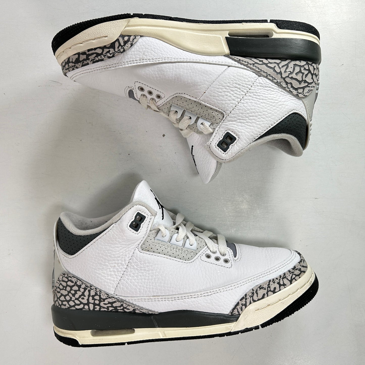 DX6665 100 Jordan 3 Retro Hide N' Sneak (GS) [USED] - 5 Y (Used)