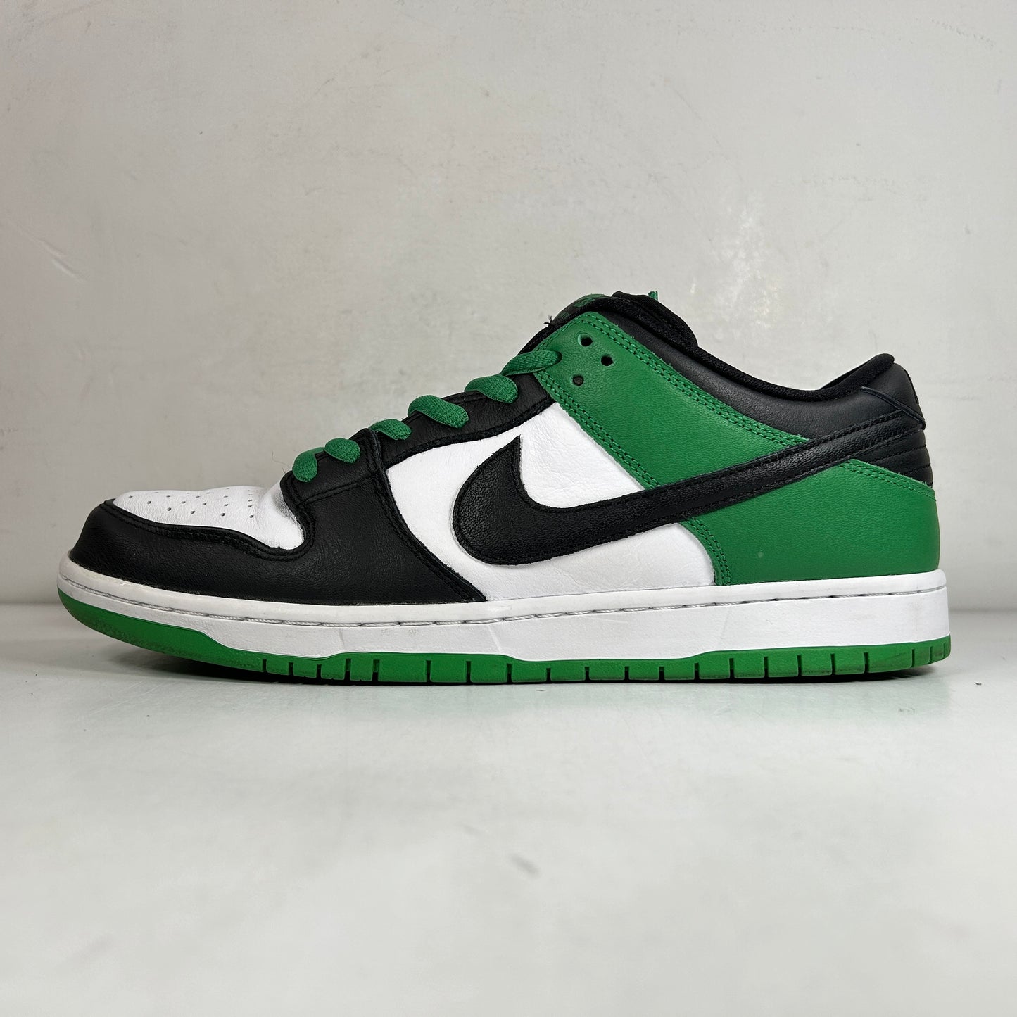 BQ6817 302 Nike SB Dunk Low Classic Green [USED] - 11 M (Used)