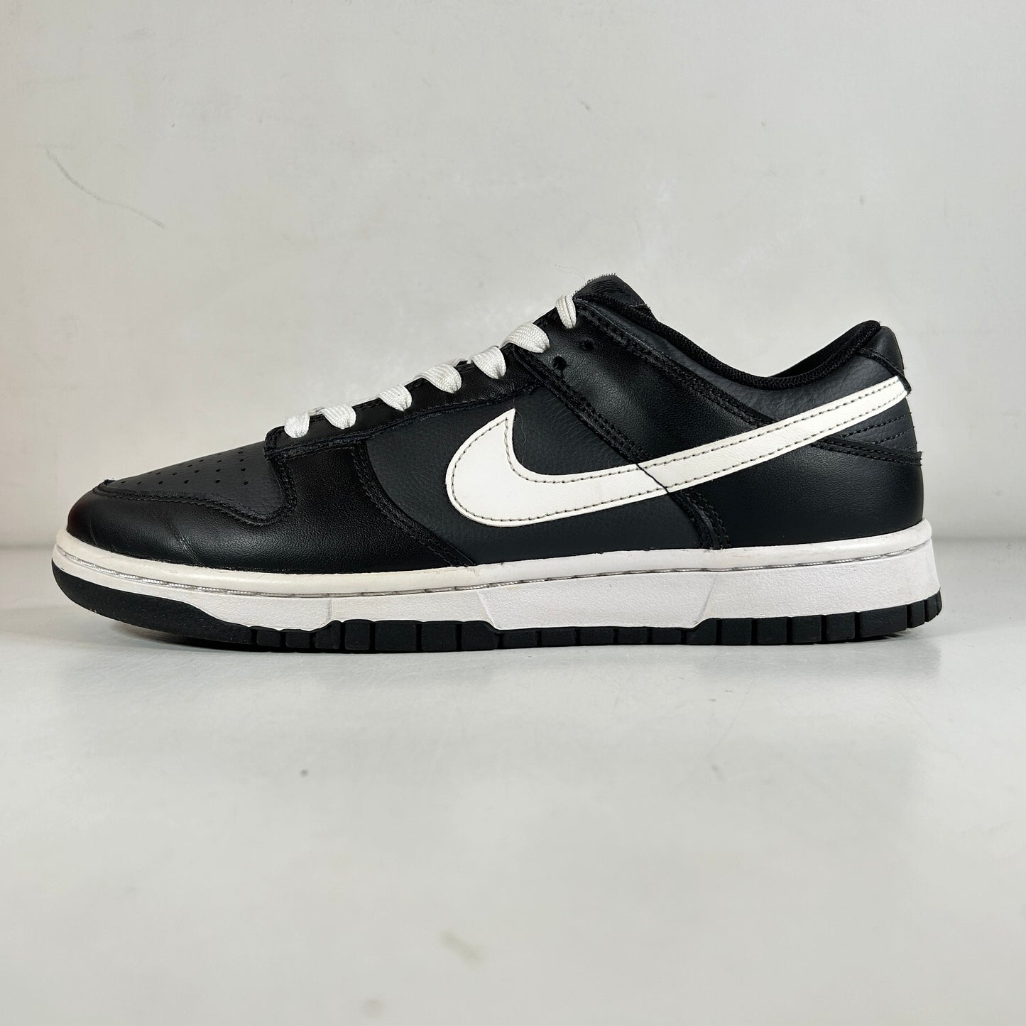 DJ6188 002 Nike Dunk Low Black White (2022) [USED] - 9 M (Used)