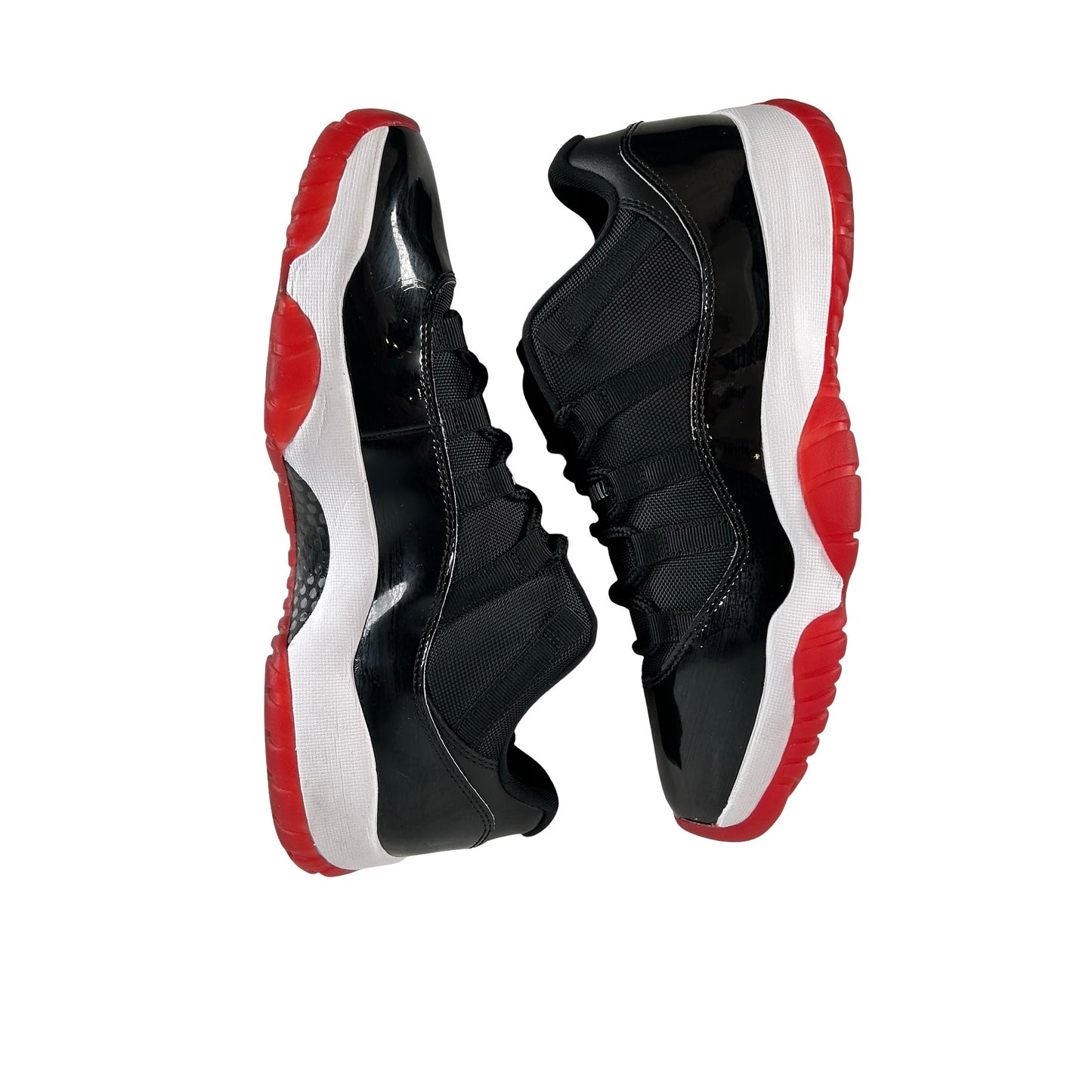 FV5104 006 Jordan 11 Retro Low Bred (2025) - 10.5 M (Used)