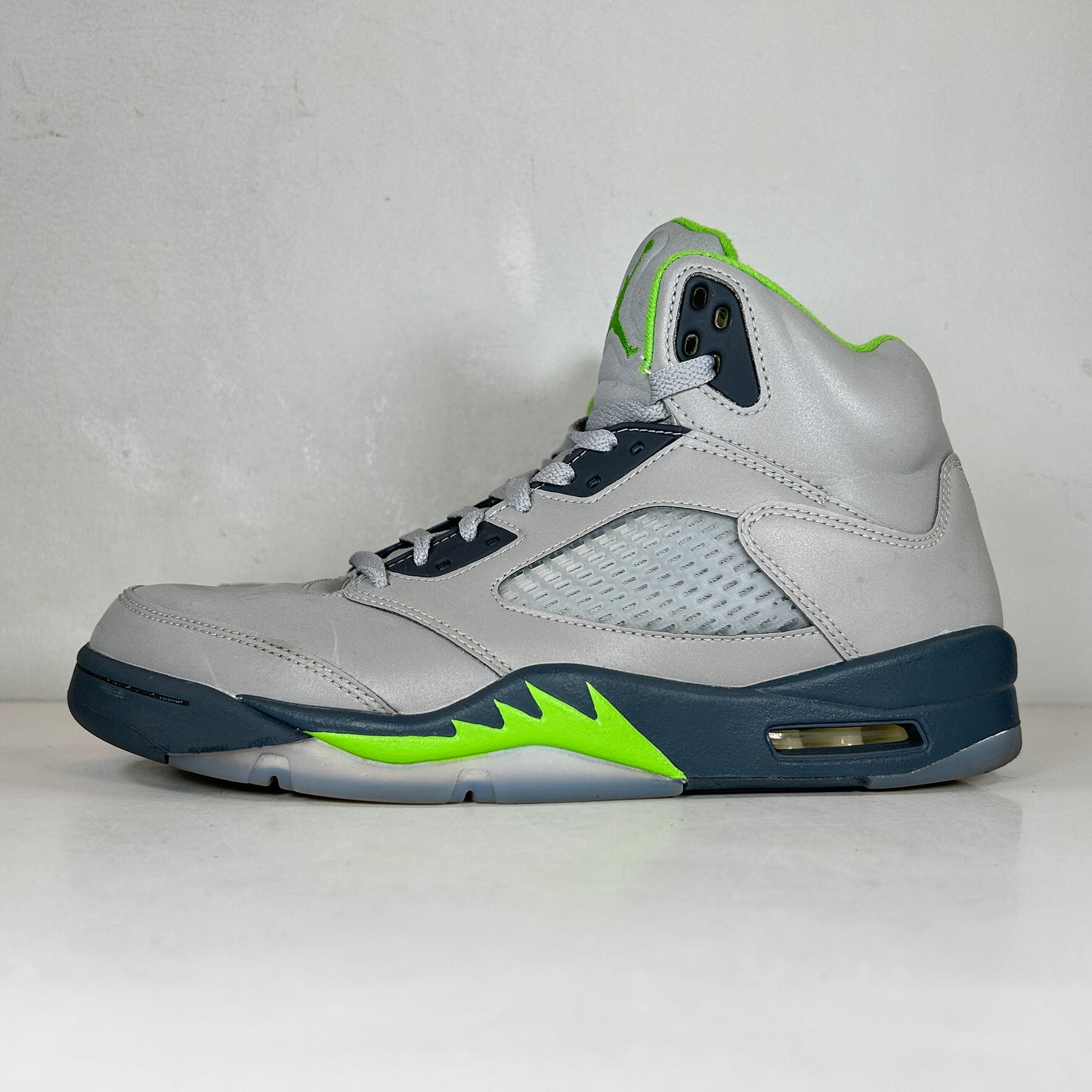 DM9014 003 Jordan 5 Retro Green Bean [USED] - 10.5 M (Used)