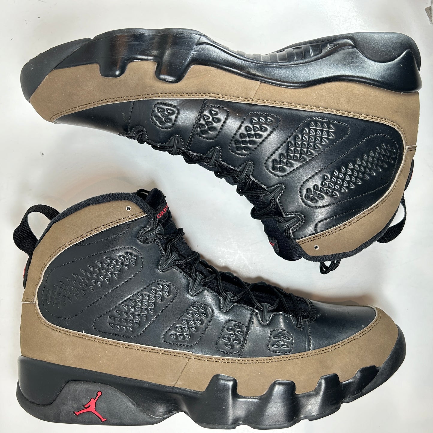 302370 020 Jordan 9 Retro Olive (2012) [USED] - 10.5 M (Used)