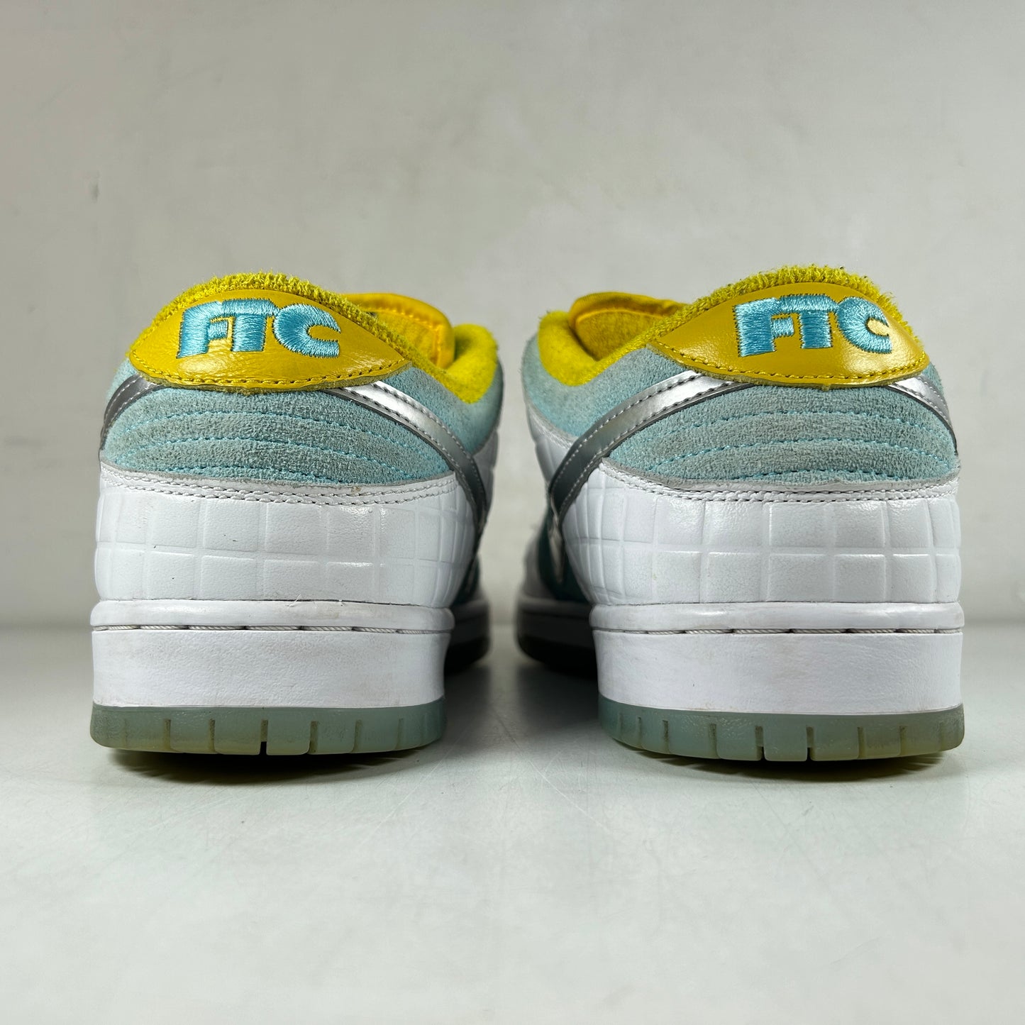 DH7687 400 Nike SB Dunk Low Pro FTC Lagoon Pulse [USED] - 10.5 M (Used) (Replace Box)