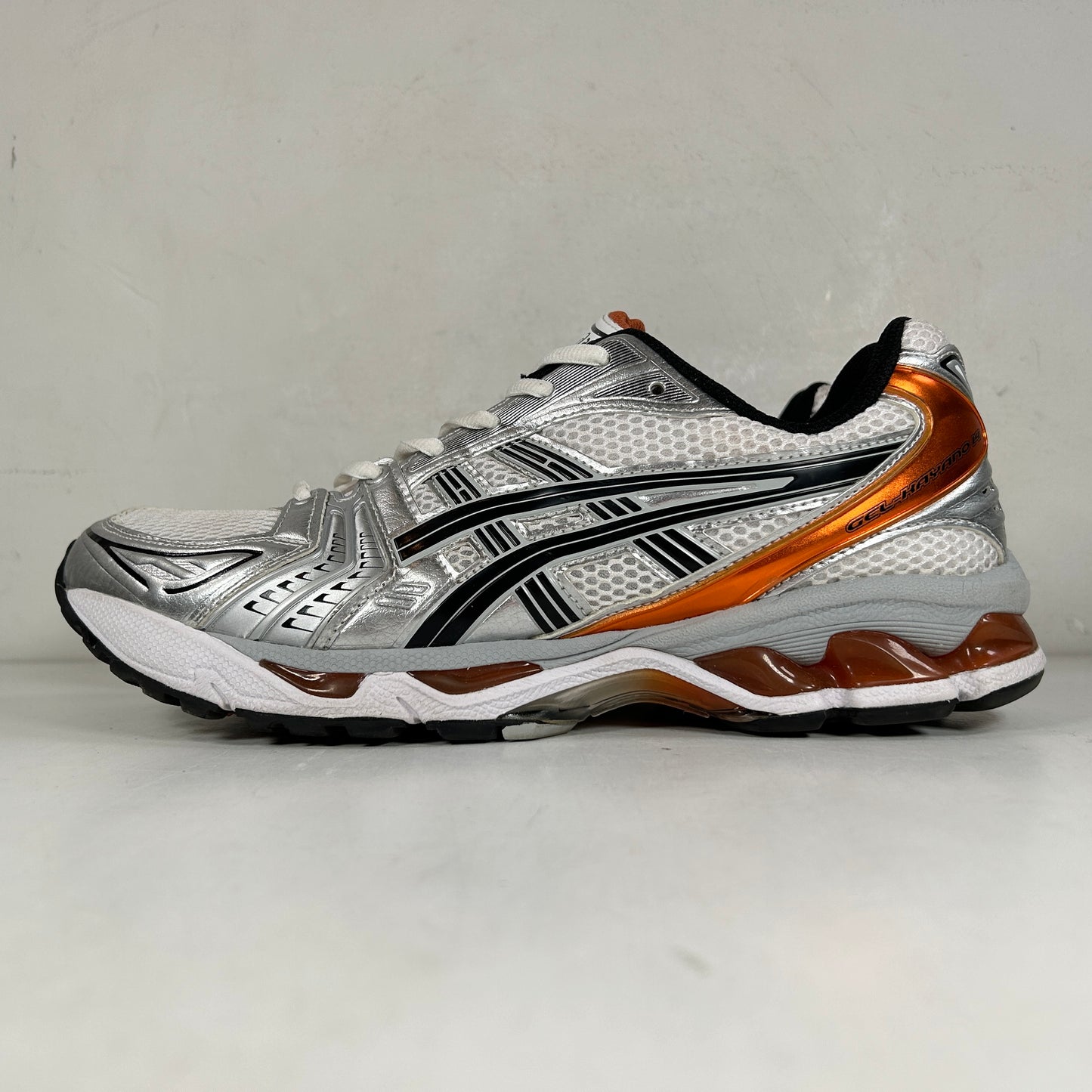 1201A019 109 ASICS Gel-Kayano 14 White Piquant Orange [USED] - 9.5 (Used) (No Box)