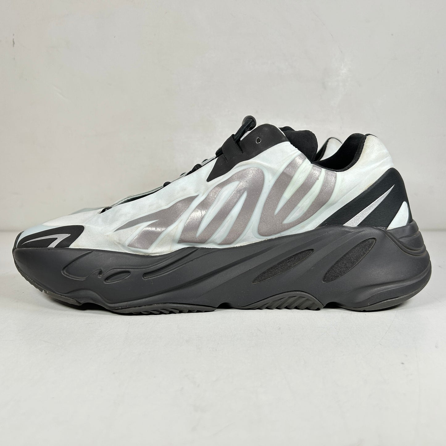 GZ0711 adidas Yeezy Boost 700 MNVN Blue Tint [USED] - 10.5 M (Used)