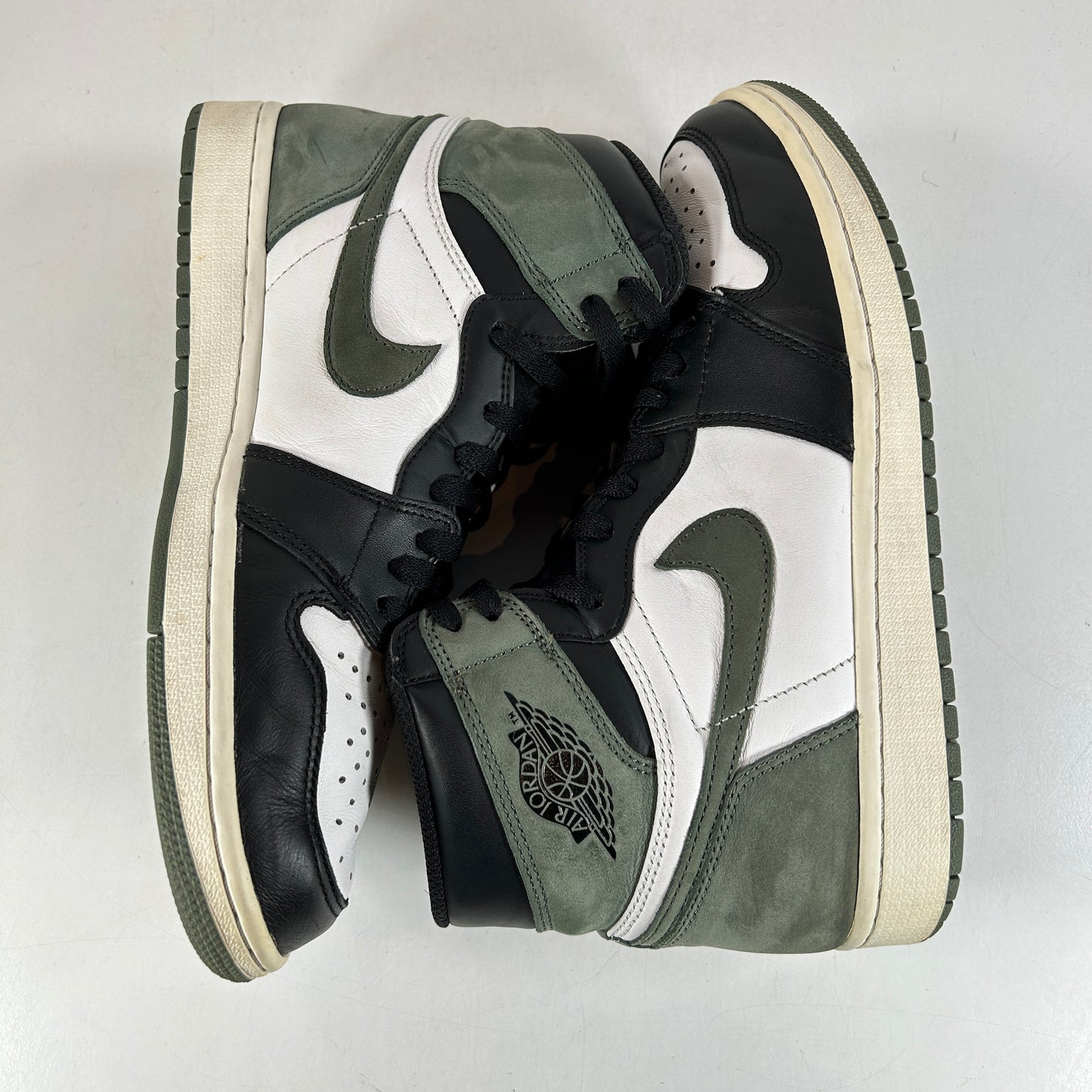 555088 135 Jordan 1 Clay Green [USED] - 9 M (Used) (No Box)