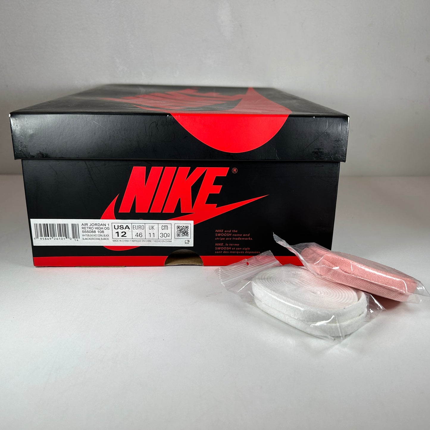 555088 108 Jordan 1 Retro High OG Bleached Coral [USED] - 12 M (Used)