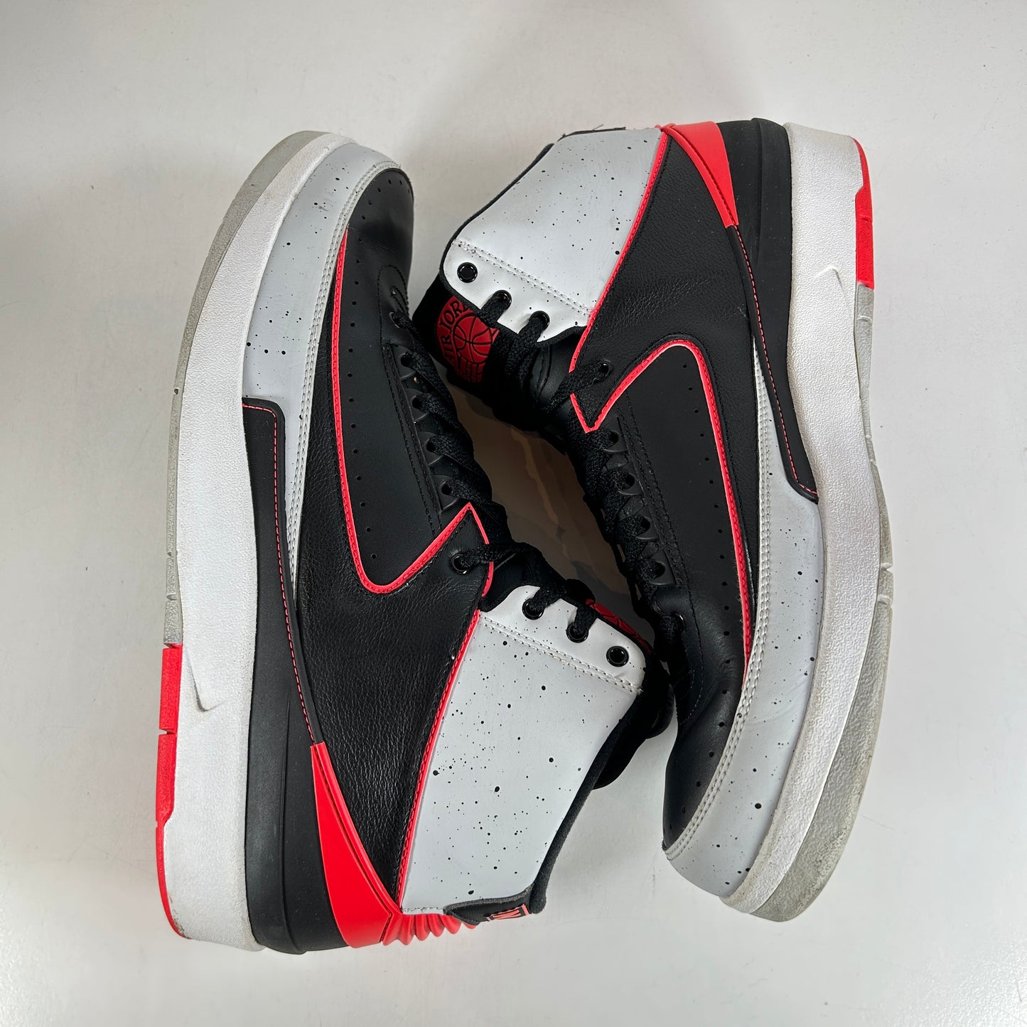 385475 023 Jordan 2 Retro Infrared Cement [USED] - 13 M (Used)