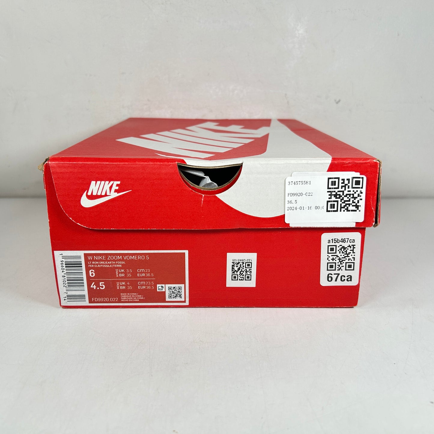FD9920 022 Nike Zoom Vomero 5 Earth Fossil (Women's) [USED] - 6 W (Used)