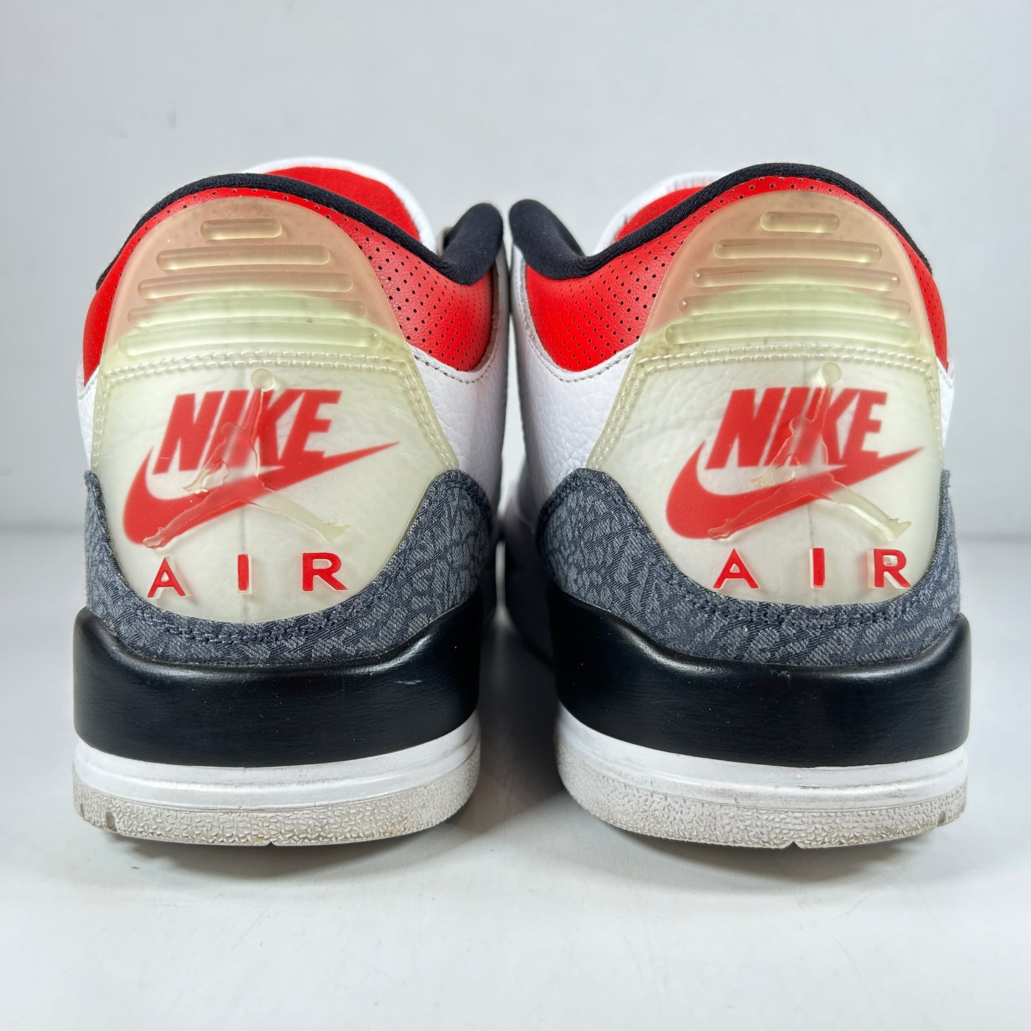 CZ6431 100 Jordan 3 Retro SE Fire Red Denim (2020) [USED] - 13 M (Used)