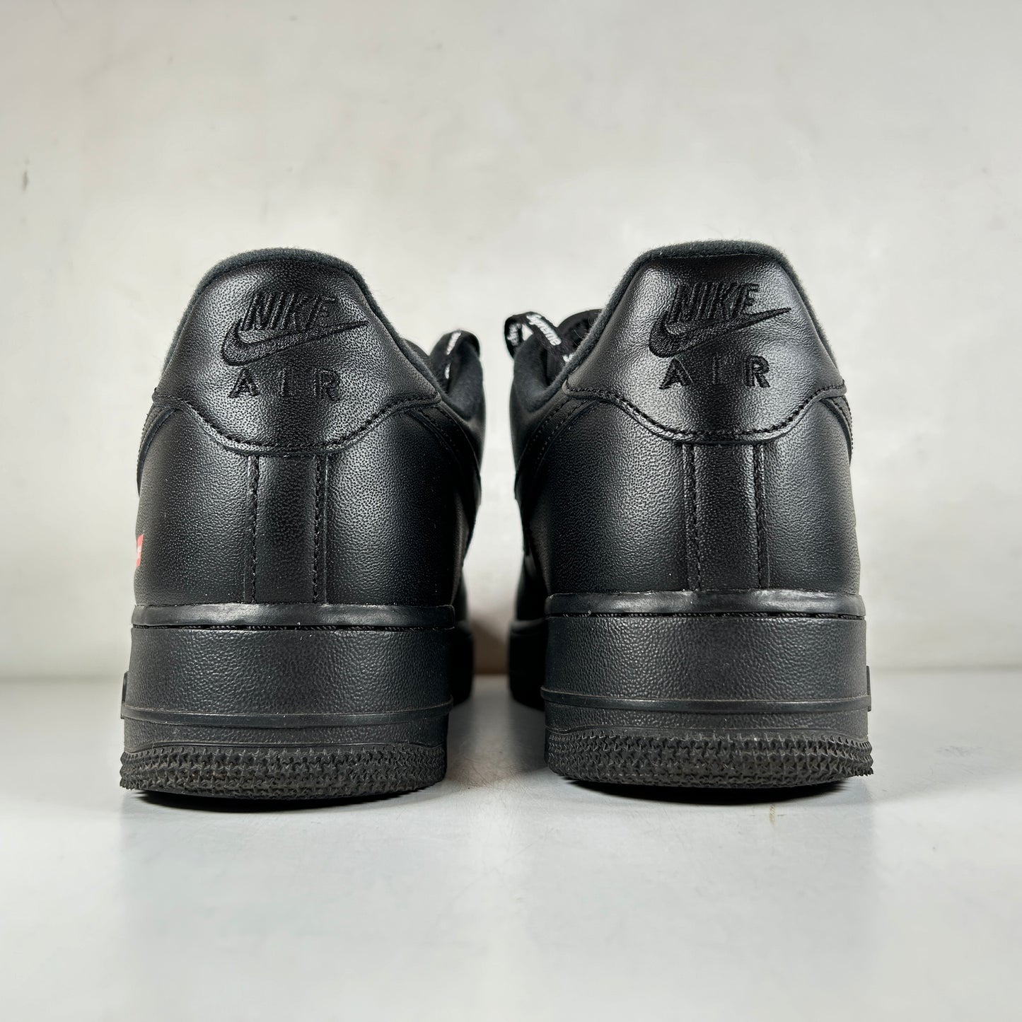 CU9225 001 Air Force 1 Low Supreme Black [USED] - 9 M (Used)