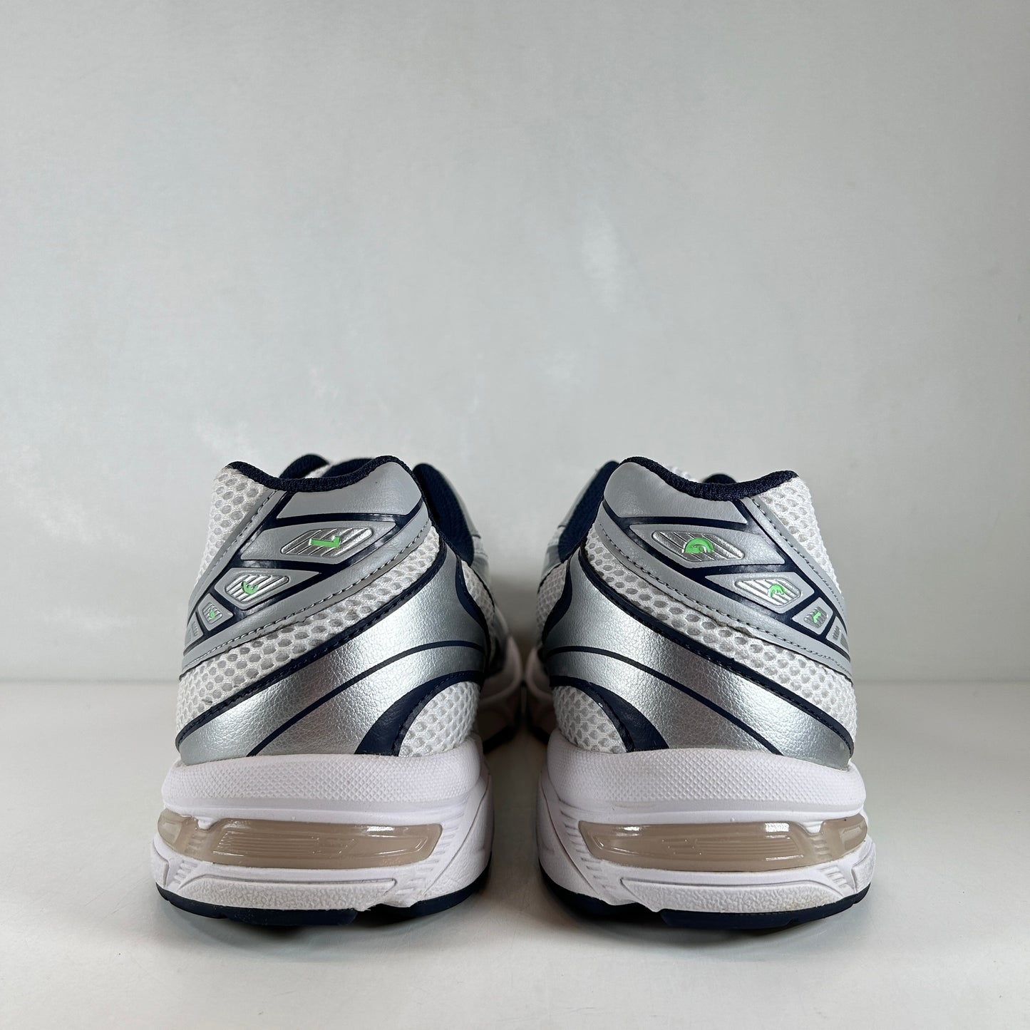 1201A256 114 ASICS Gel-1130 White Mid Grey Lime Green [USED] - 12 M (Used)