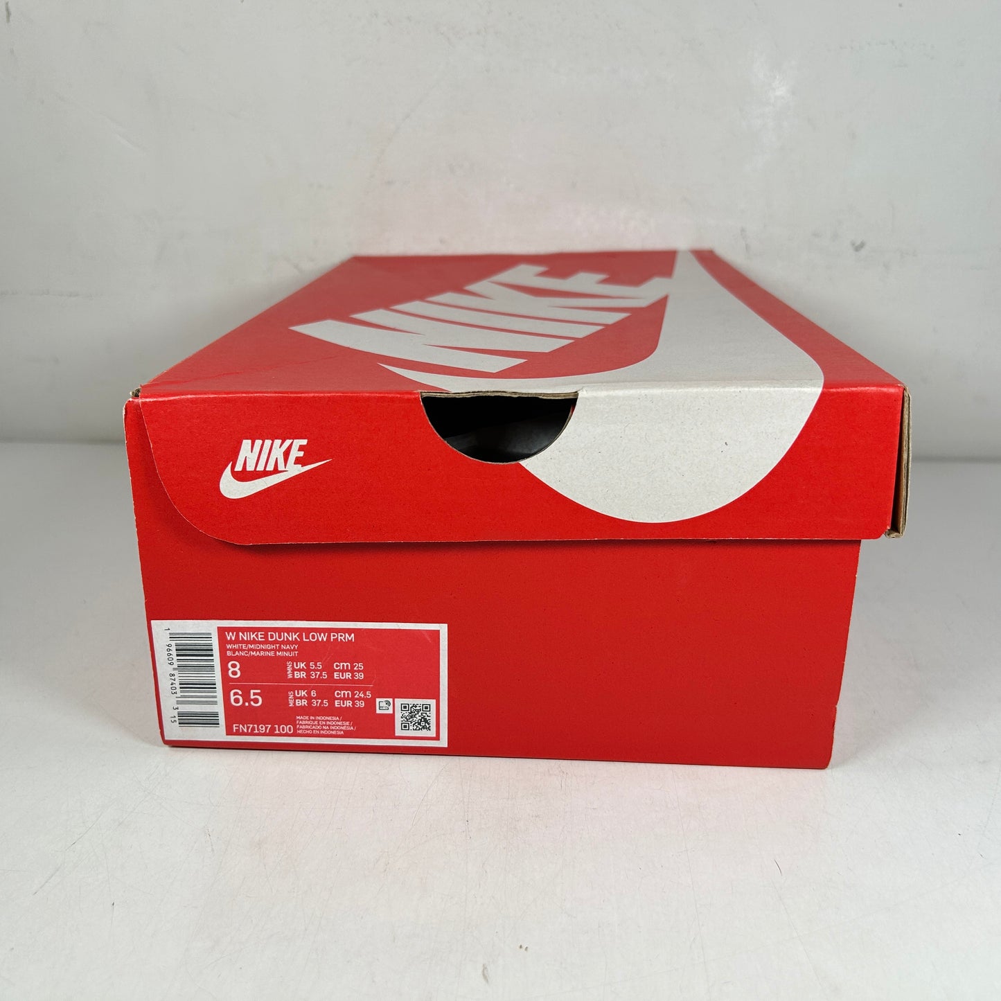 FN7197 100 Nike Dunk Low PRM Vintage Navy [USED] - 8 W (Used)