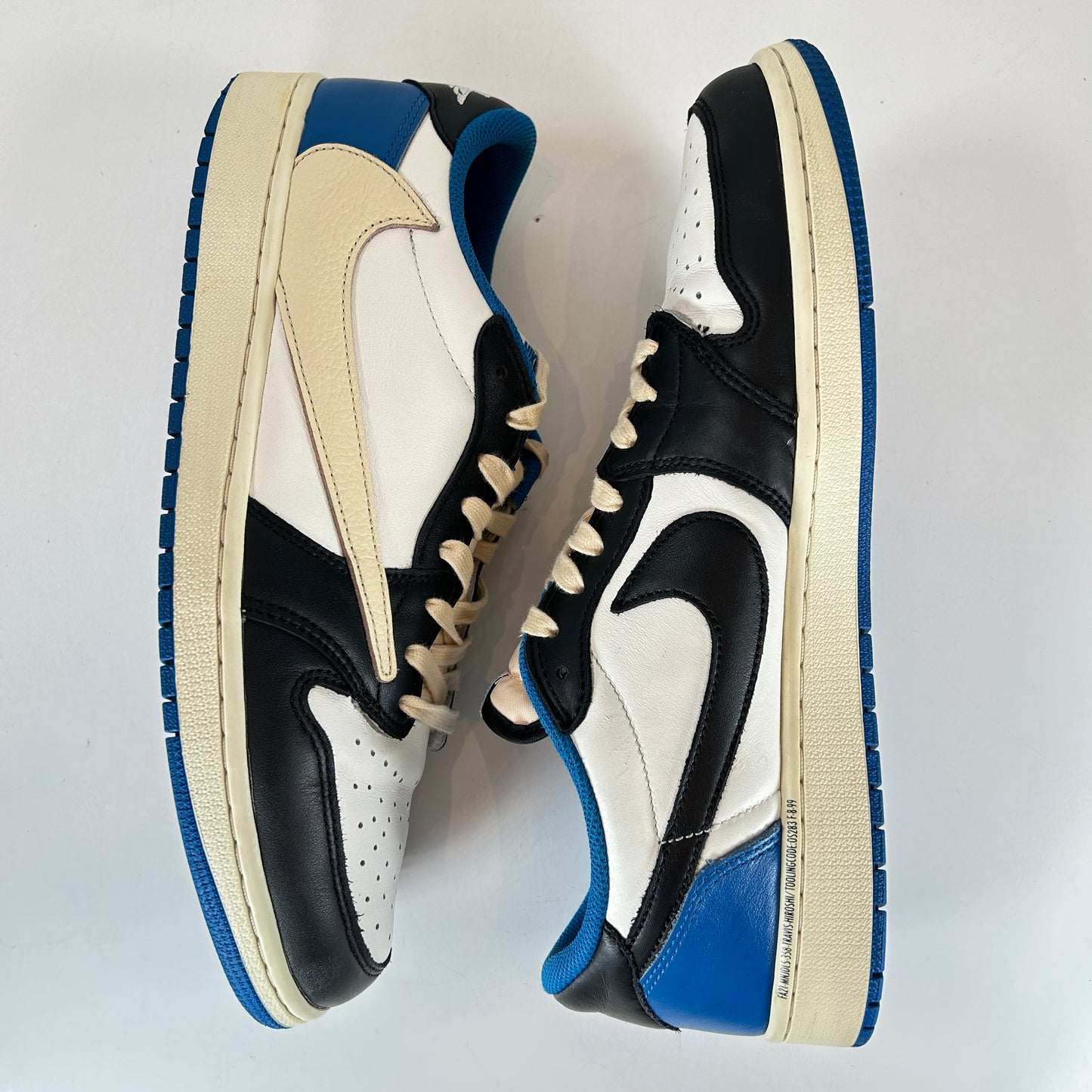 DM7866 140 Jordan 1 Low Fragment x Travis Scott [USED] - 12 M (Used)