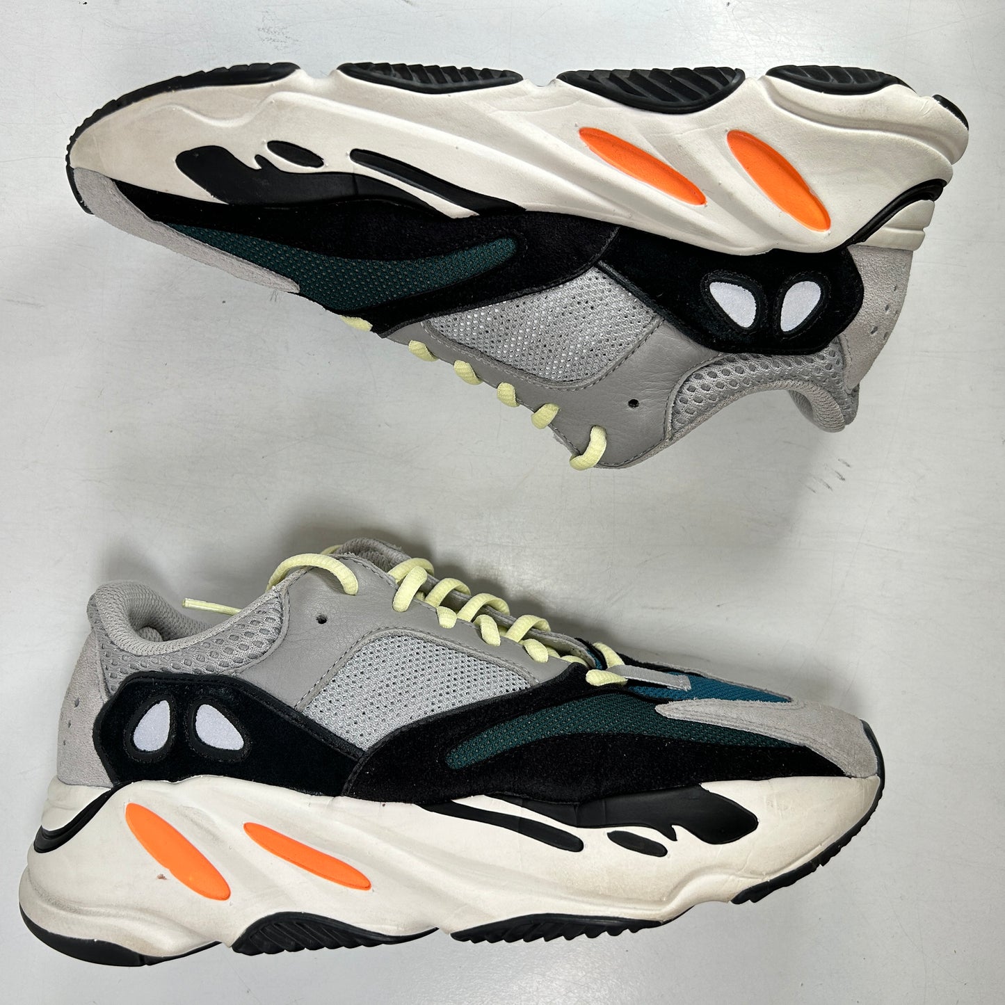 B75571 Yeezy 700 Wave Runner [USED] - 7 M (Used2) (No Box)