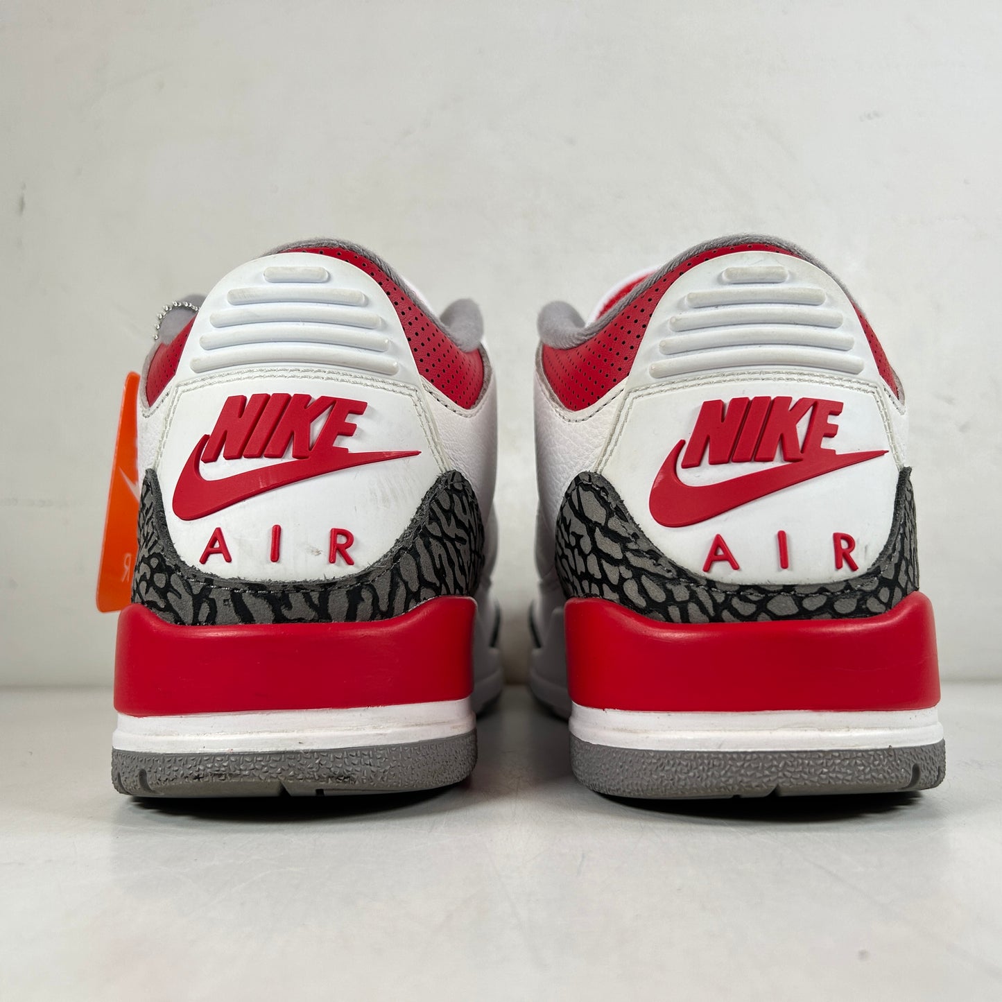 DN3707 160 Jordan 3 Retro Rojo fuego (2022)