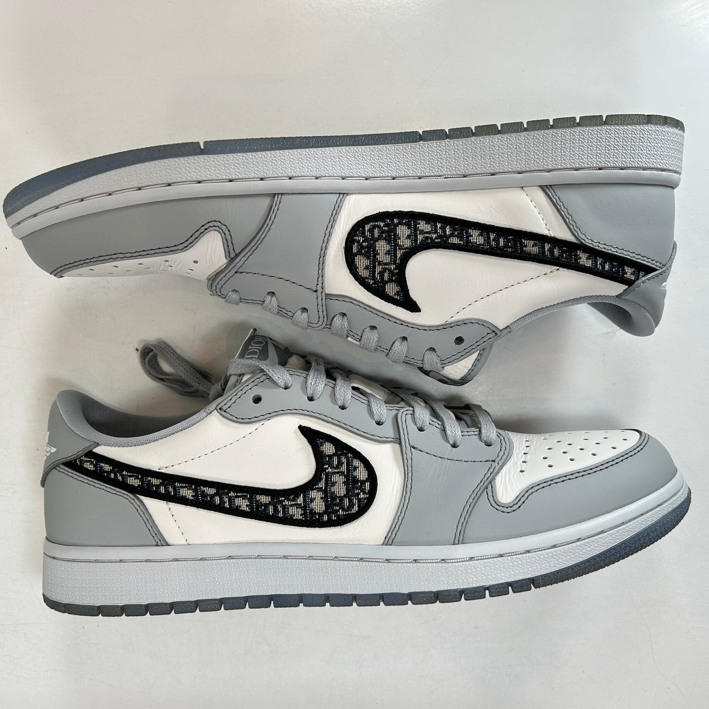 CN8608 002 Jordan 1 Bajo Dior