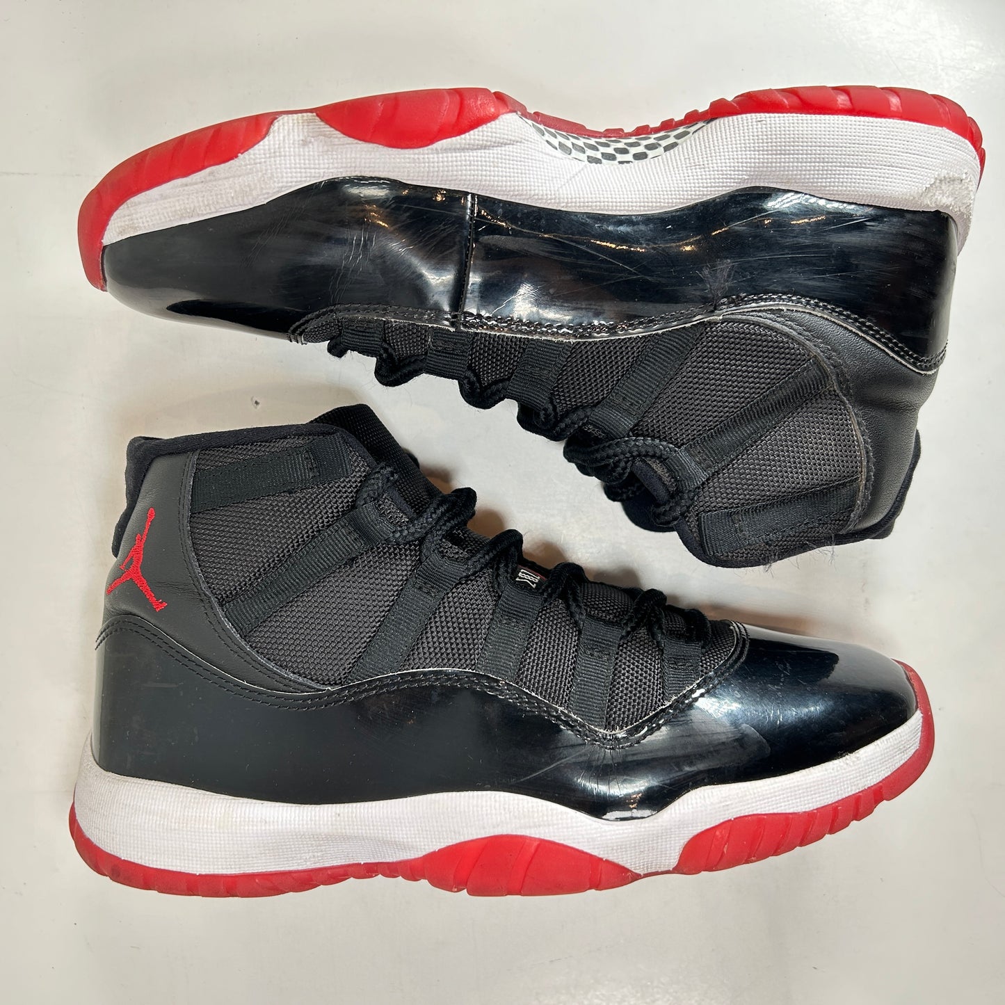 378037 061 Jordan 11 Bred (2019) [USED] - 8 M (Used)