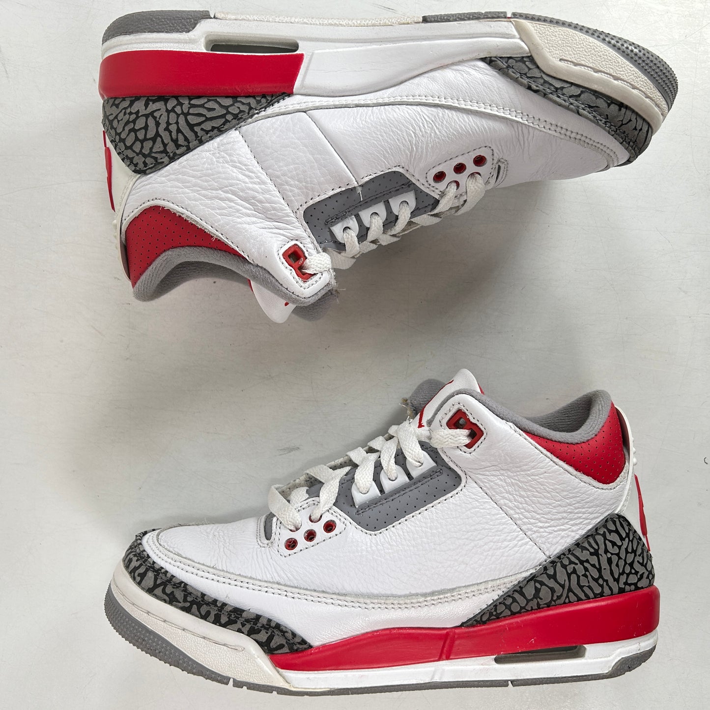 DM0967 160 Jordan 3 Retro Fire Red (2022) (GS) [USED] - 5.5 Y (Used)