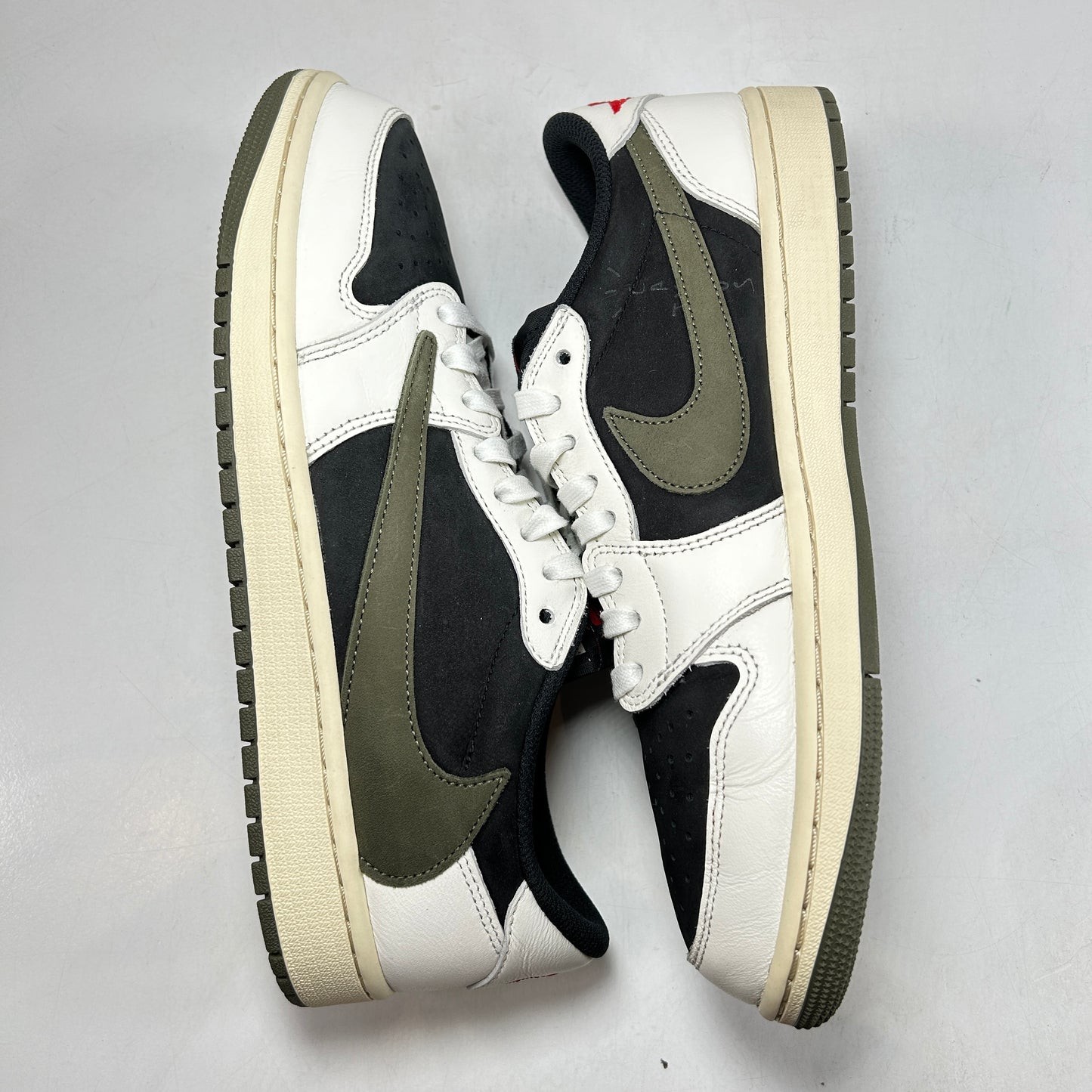 DZ4137 106 Jordan 1 Retro Low OG SP Travis Scott Olive (W) [USED] - 11 W (Used2)