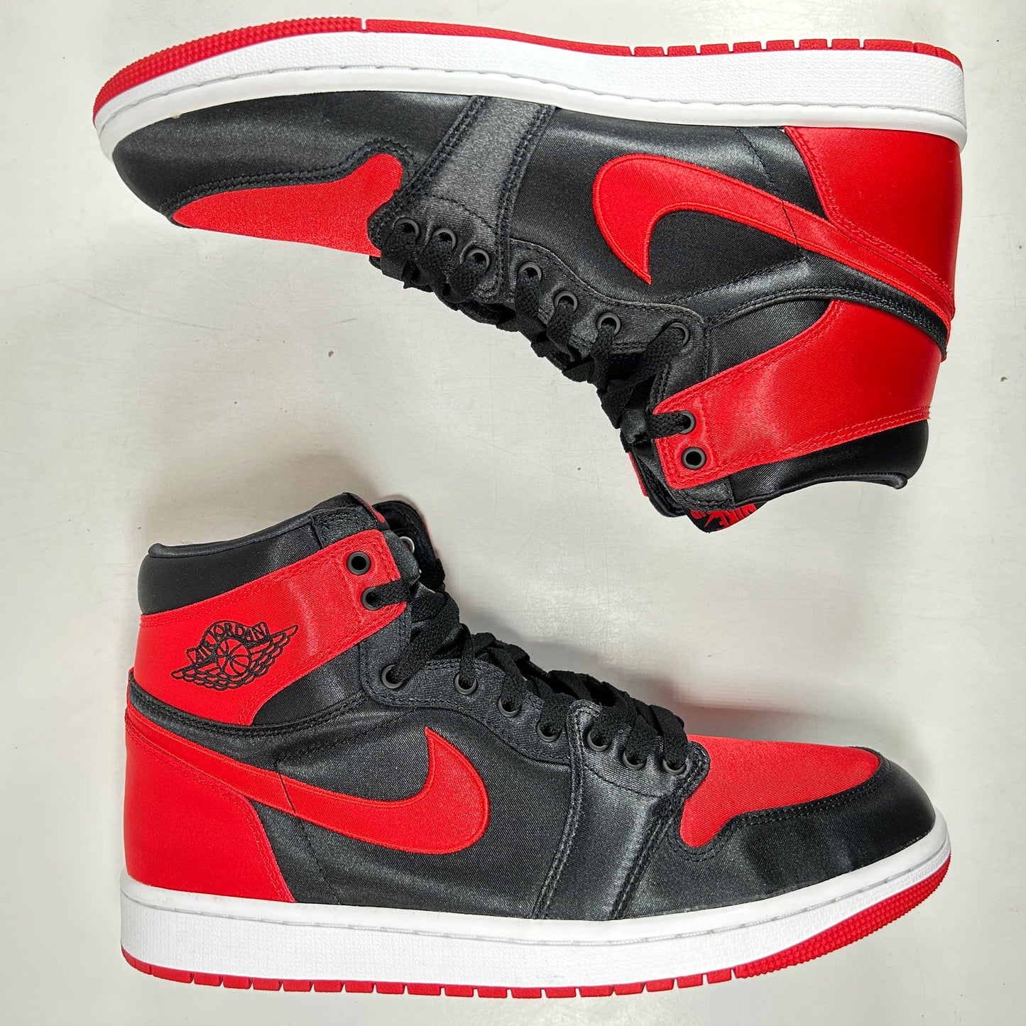 FD4810 061 Jordan 1 Retro High OG Satin Bred [USED] - 11.5 W (Used2)